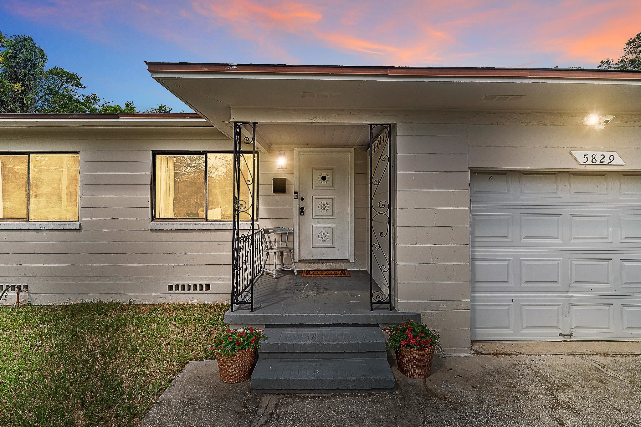 Image 3 of 32 For 5829 Cherry Laurel Dr