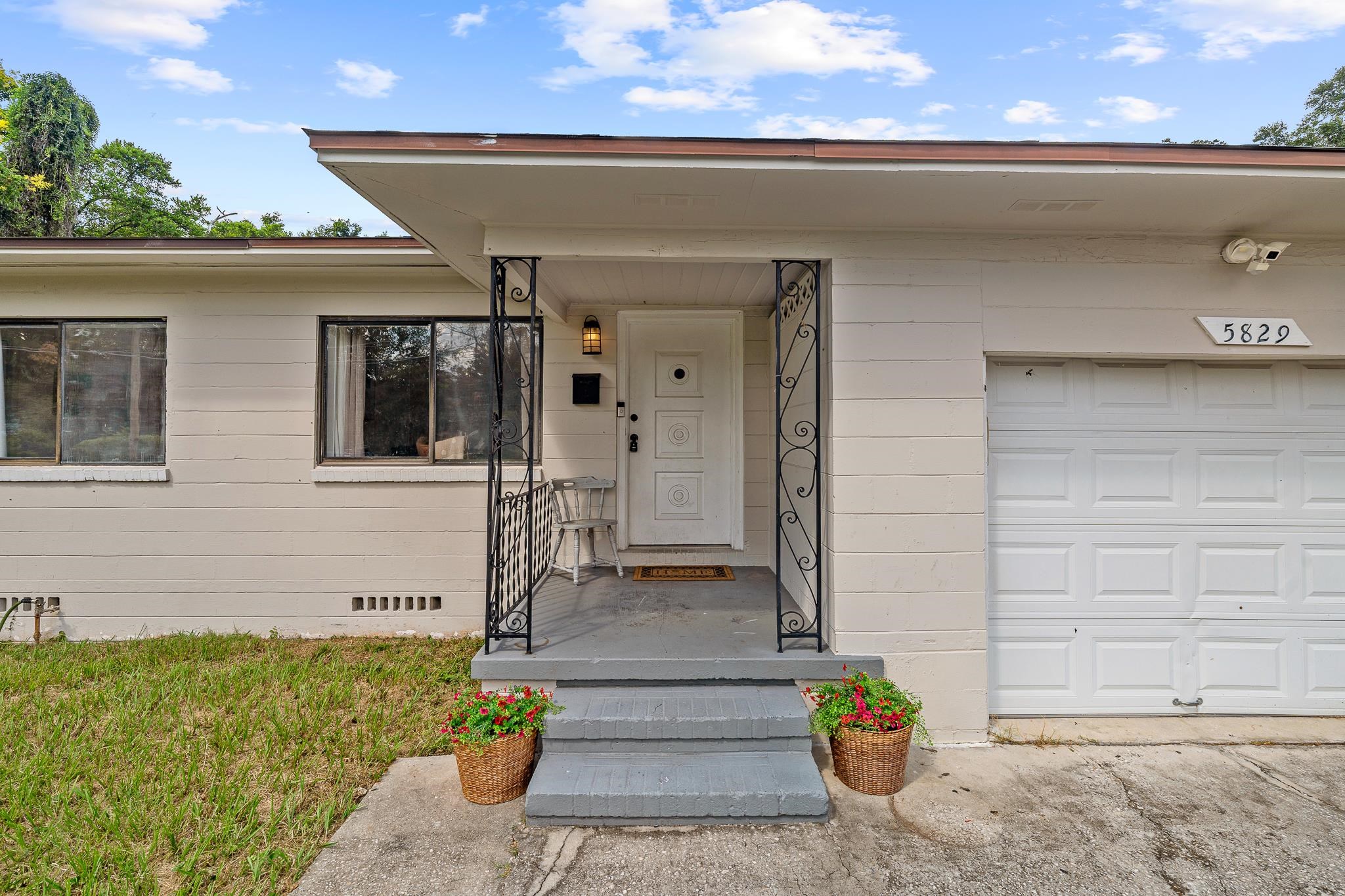 Image 5 of 32 For 5829 Cherry Laurel Dr