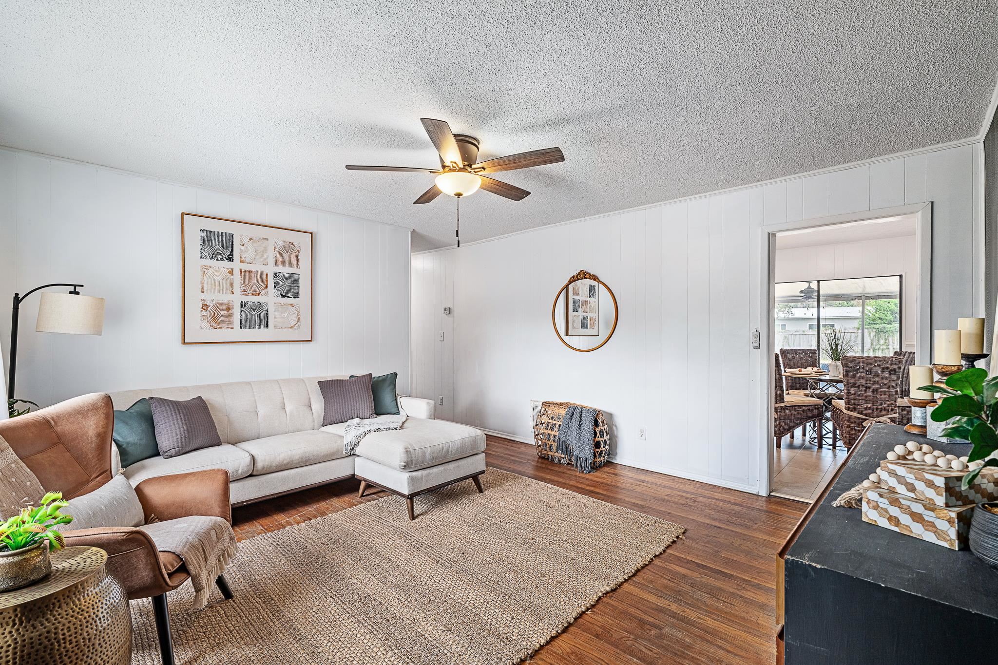 Image 6 of 32 For 5829 Cherry Laurel Dr