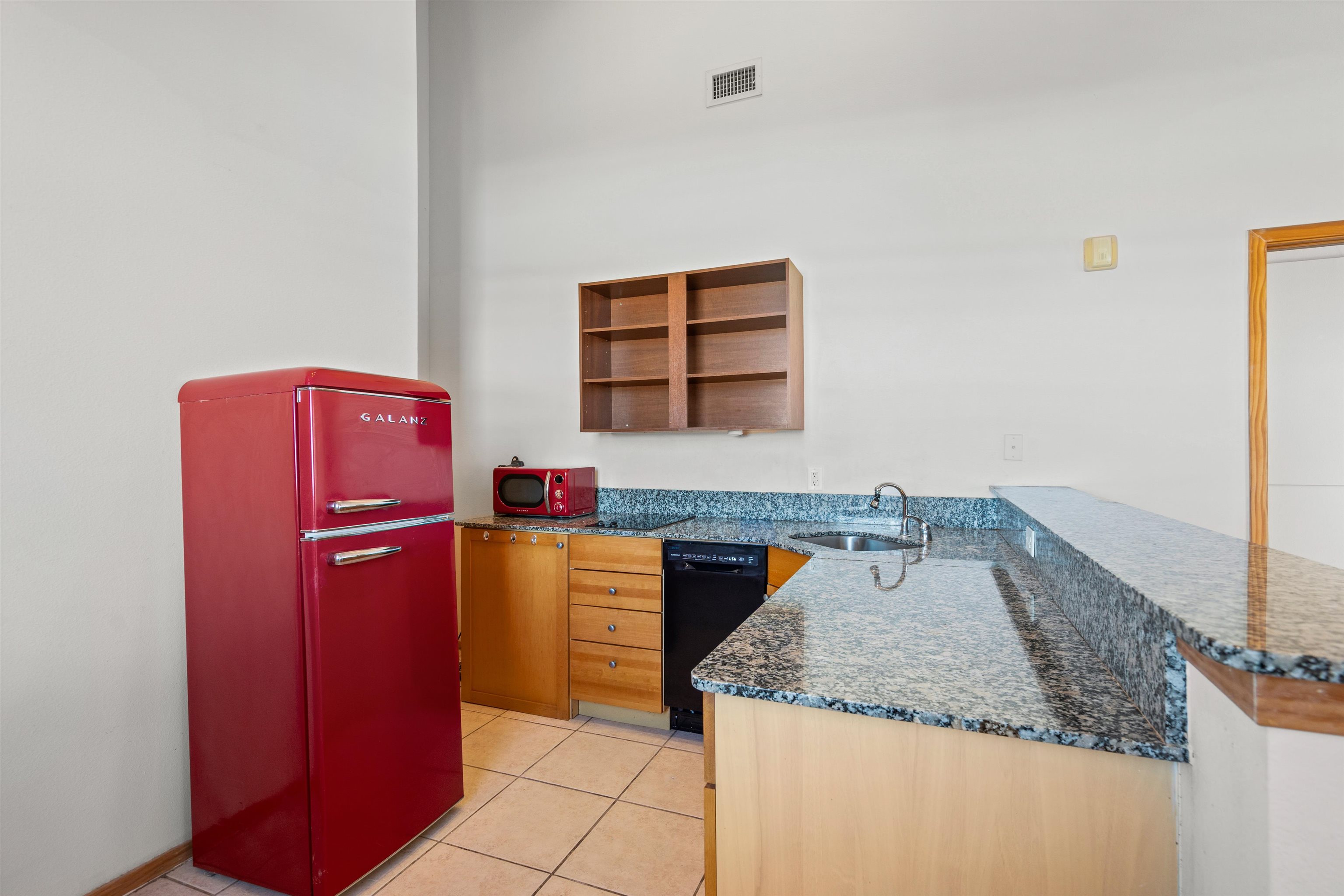 Image 12 of 28 For 101 Palm Harbor Pkwy  401