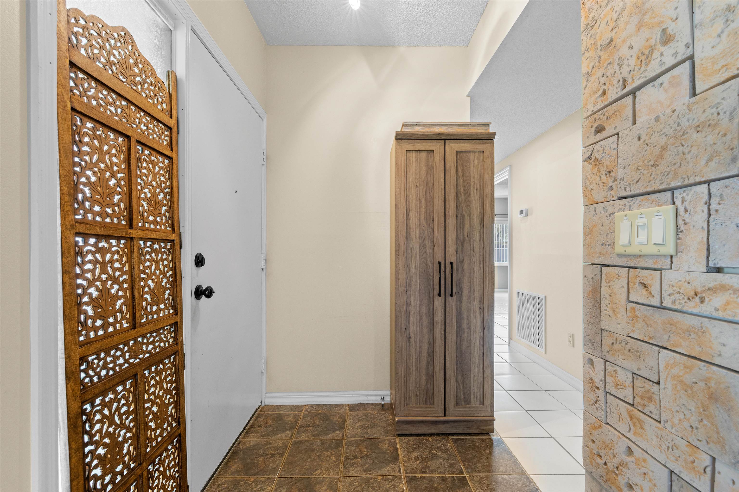 Image 12 of 37 For 19 Santiago Ct