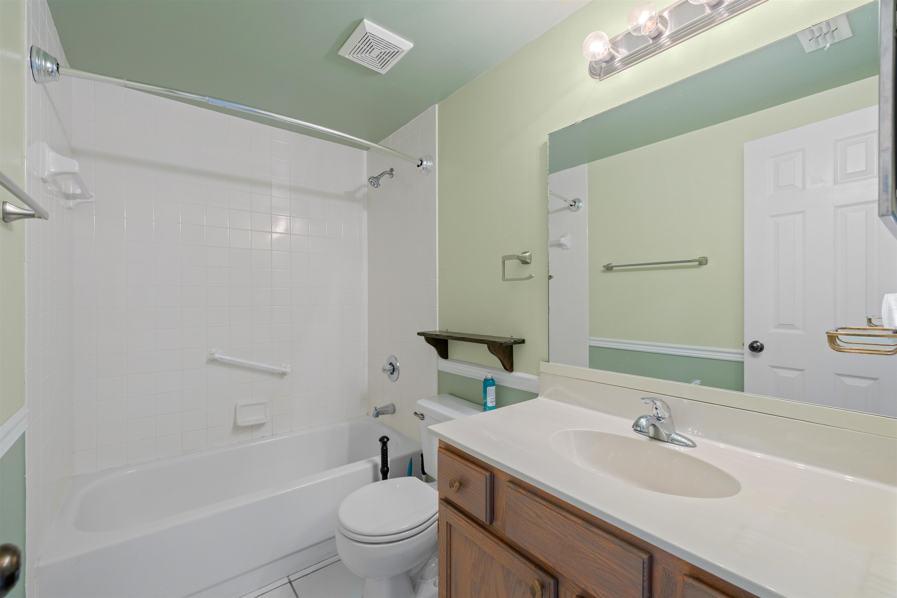 Image 17 of 37 For 19 Santiago Ct