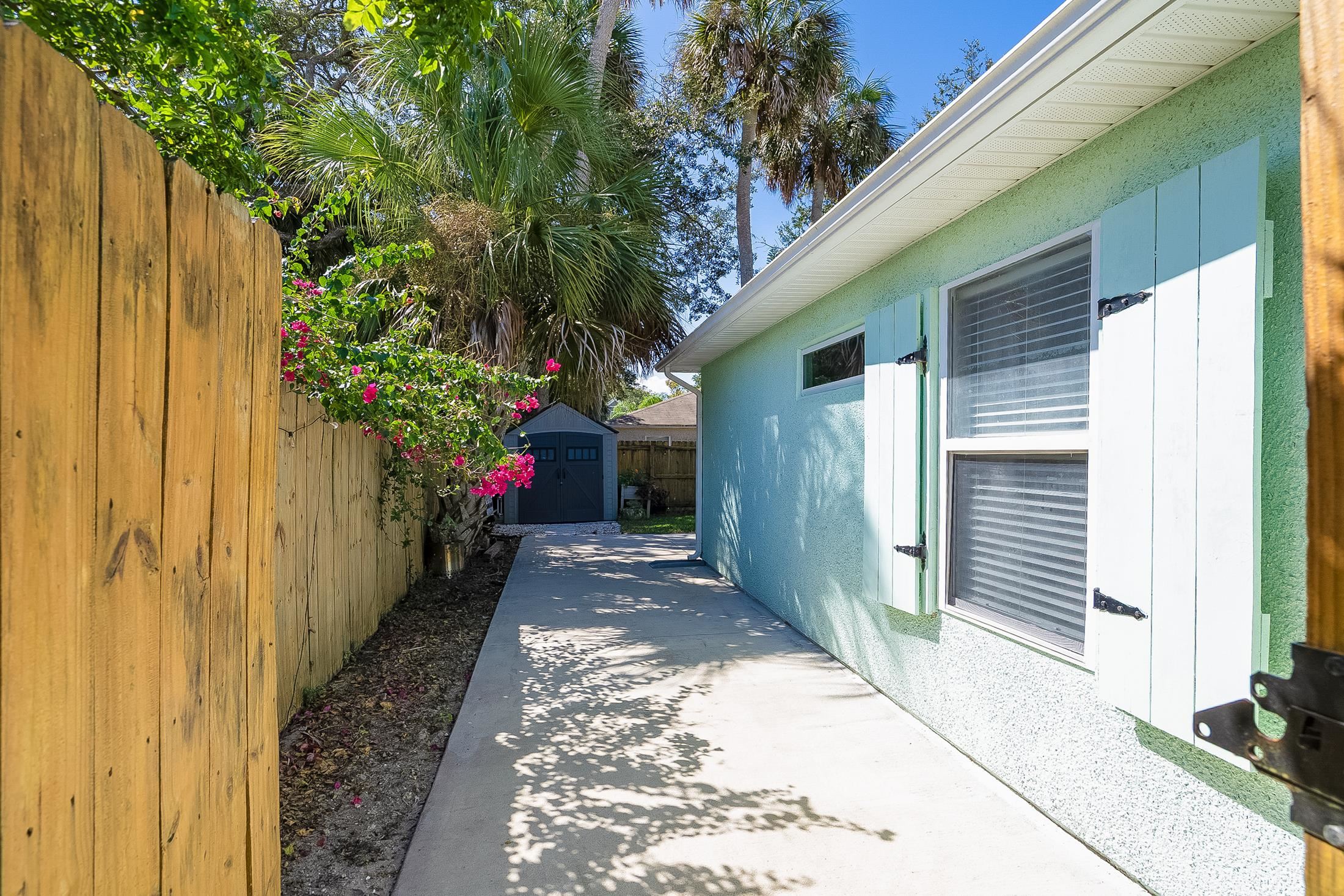 Image 12 of 55 For 215 4th St  