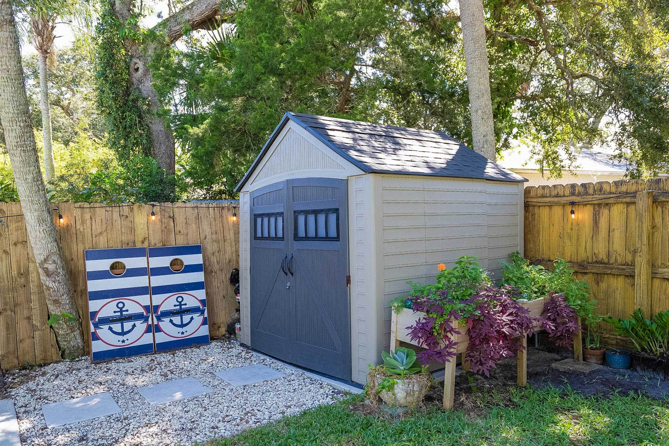 Image 14 of 55 For 215 4th St  