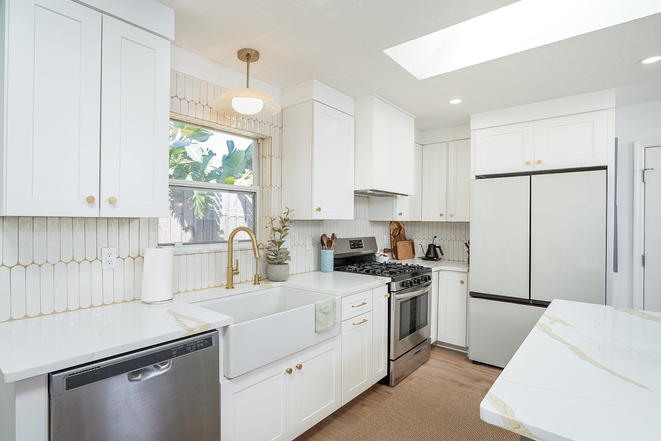 Image 2 of 55 For 215 4th St  