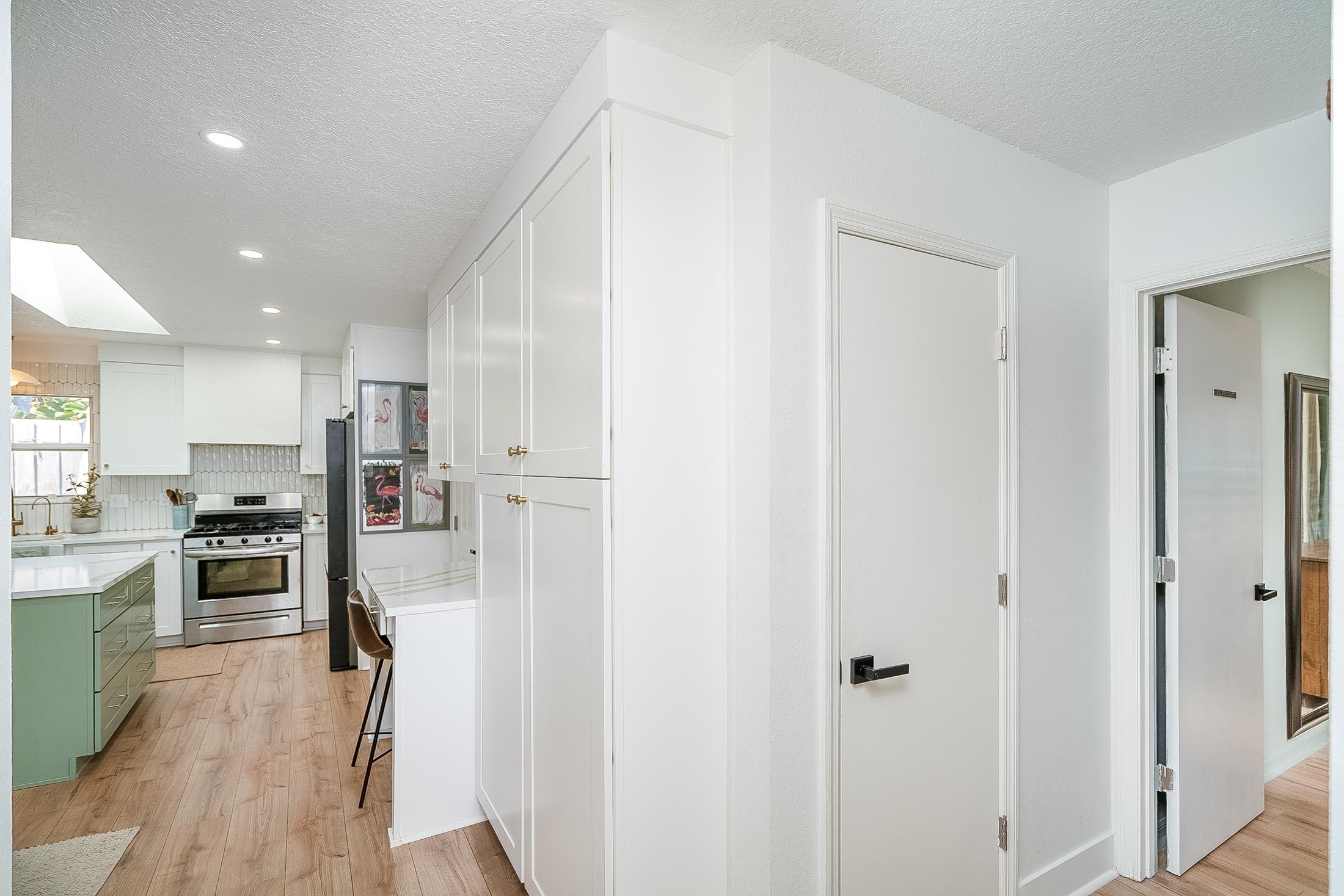 Image 26 of 55 For 215 4th St  