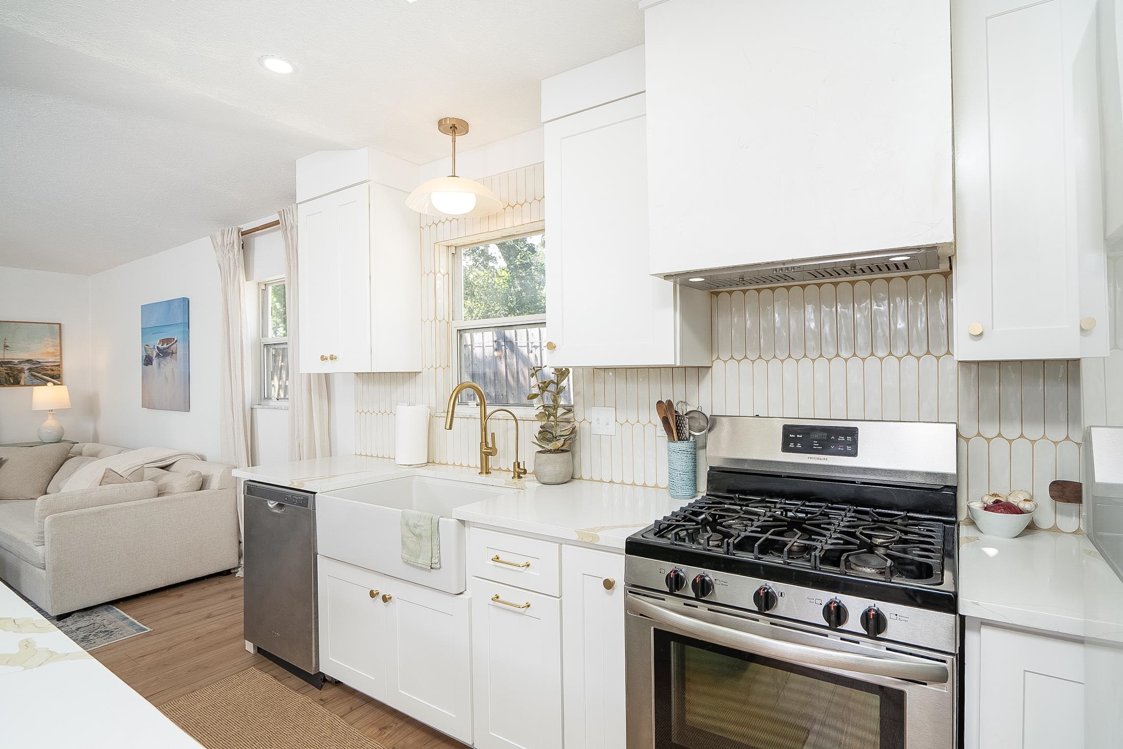 Image 28 of 55 For 215 4th St  