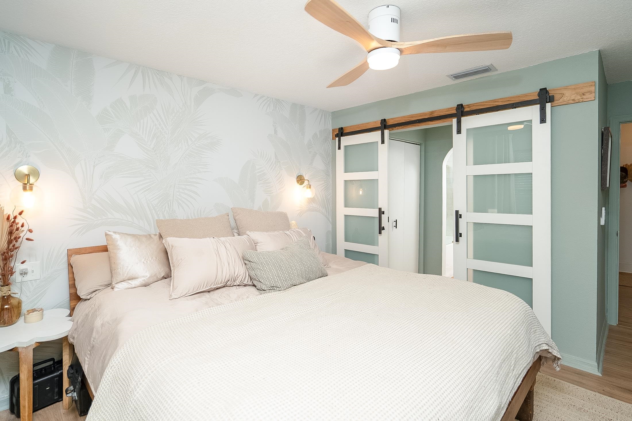 Image 40 of 55 For 215 4th St  