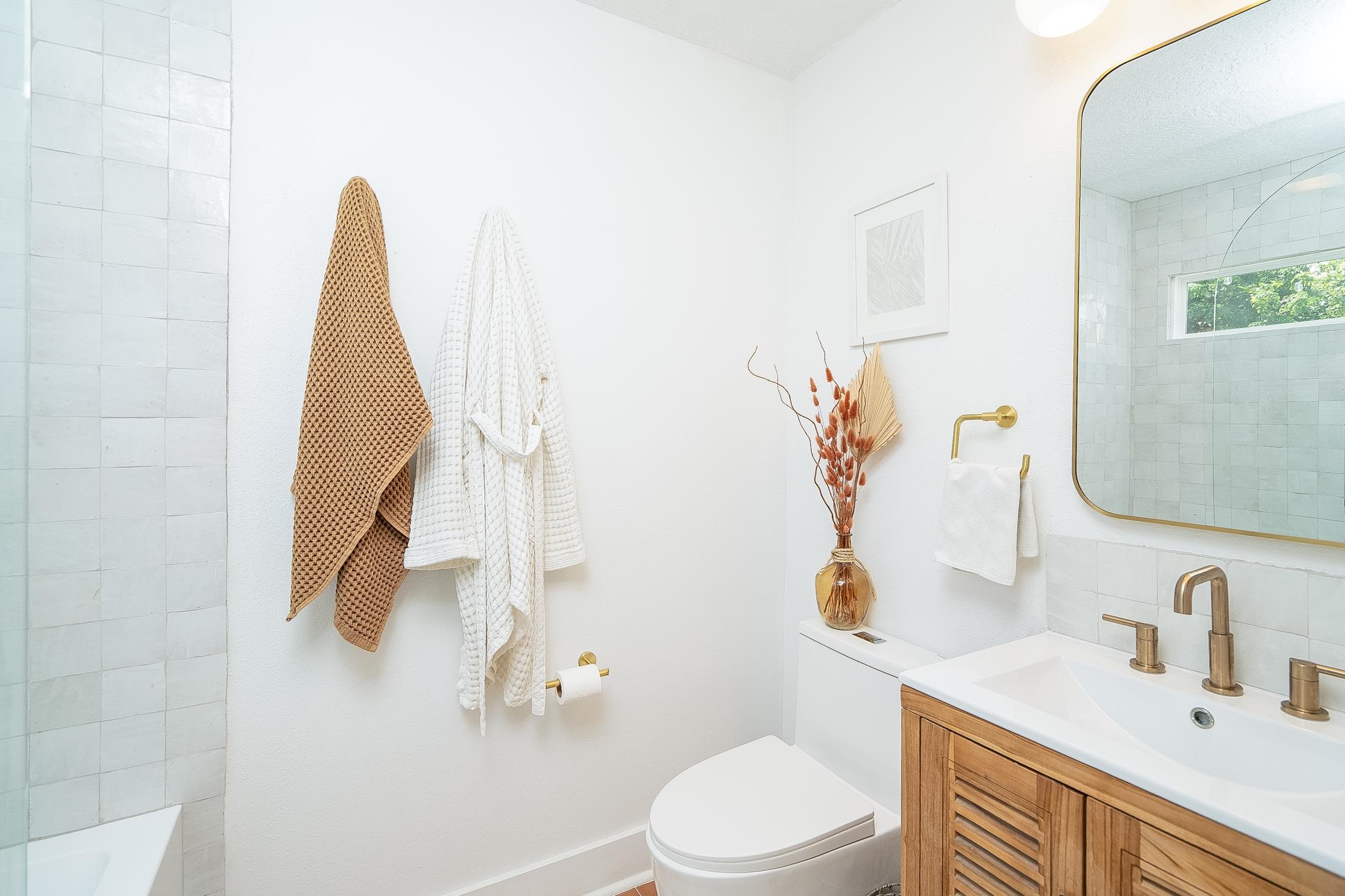 Image 43 of 55 For 215 4th St  