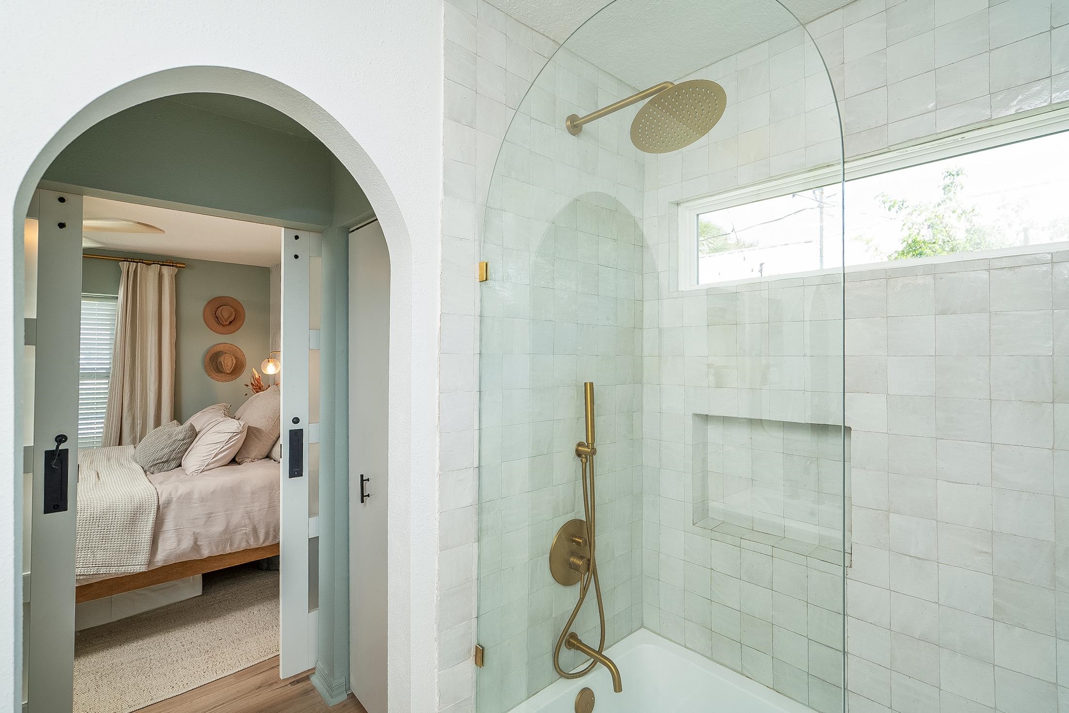 Image 44 of 55 For 215 4th St  