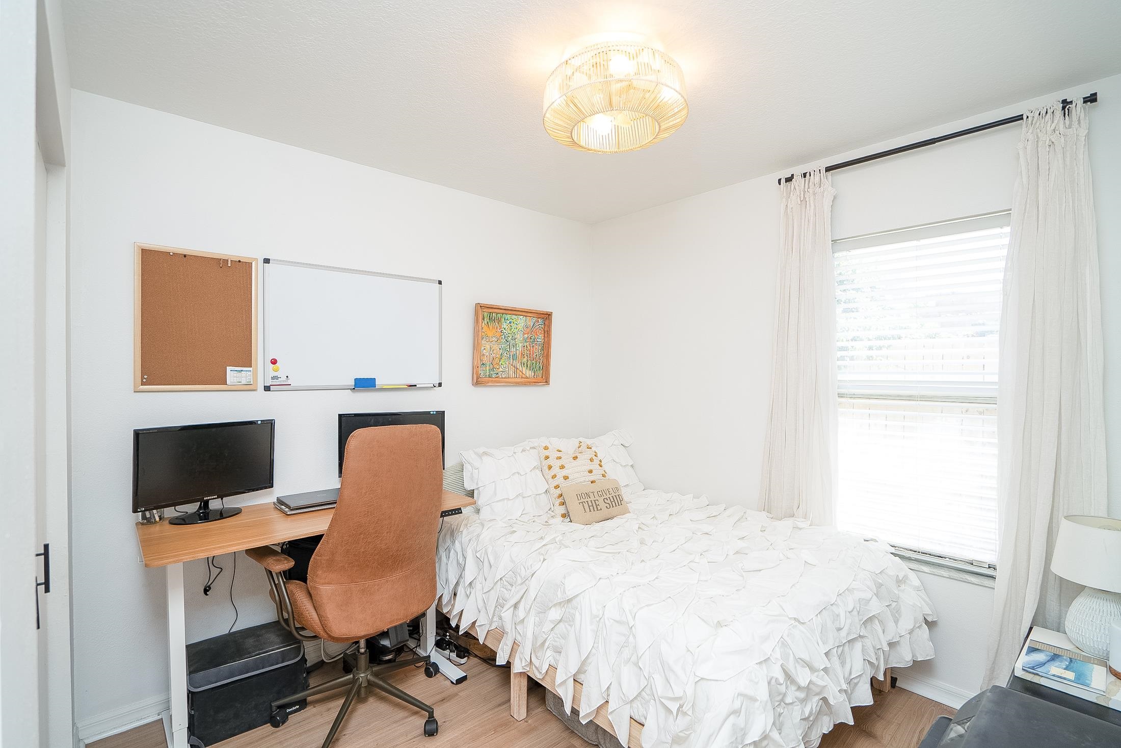 Image 47 of 55 For 215 4th St  