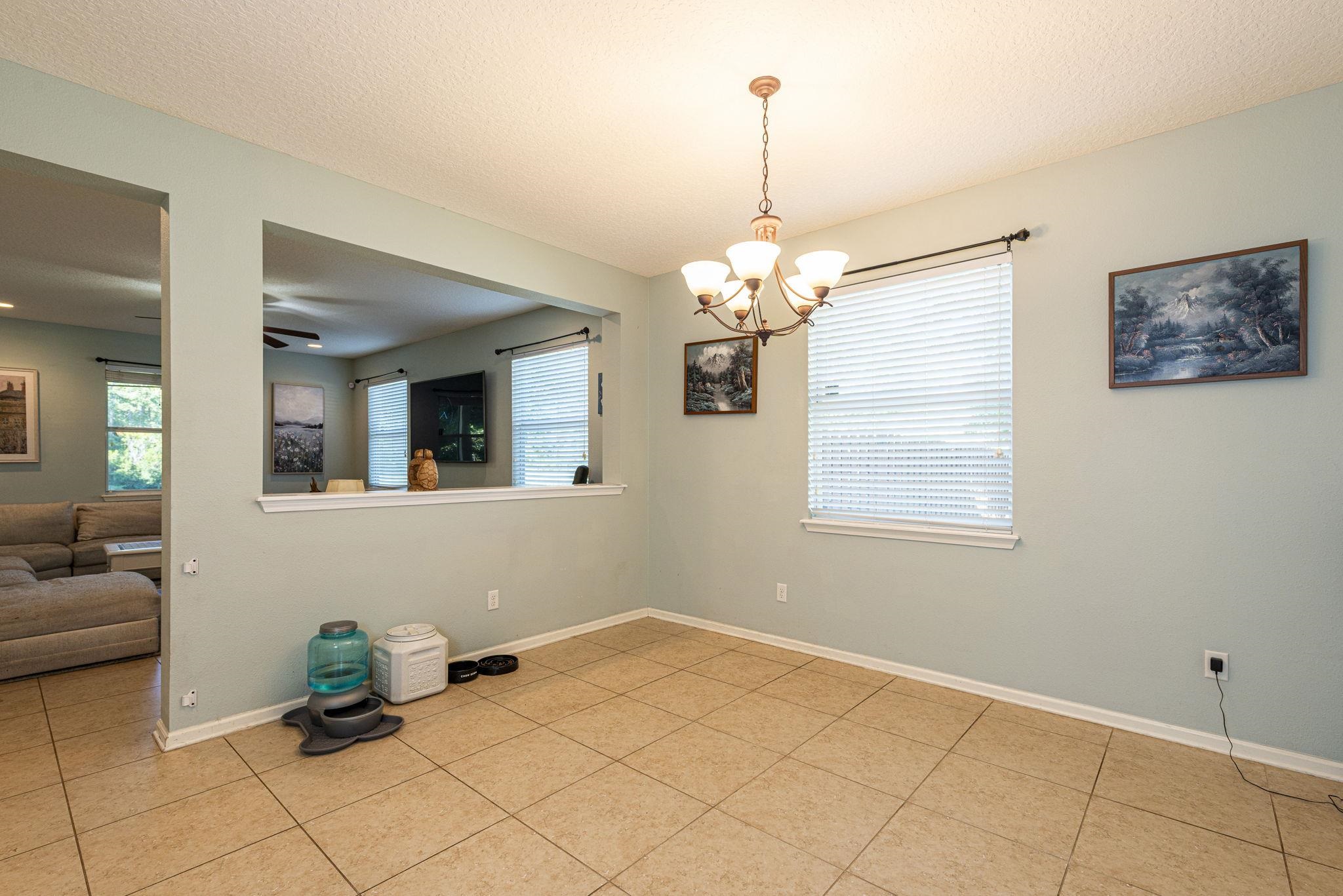 Image 11 of 40 For 104 Claremont Ct