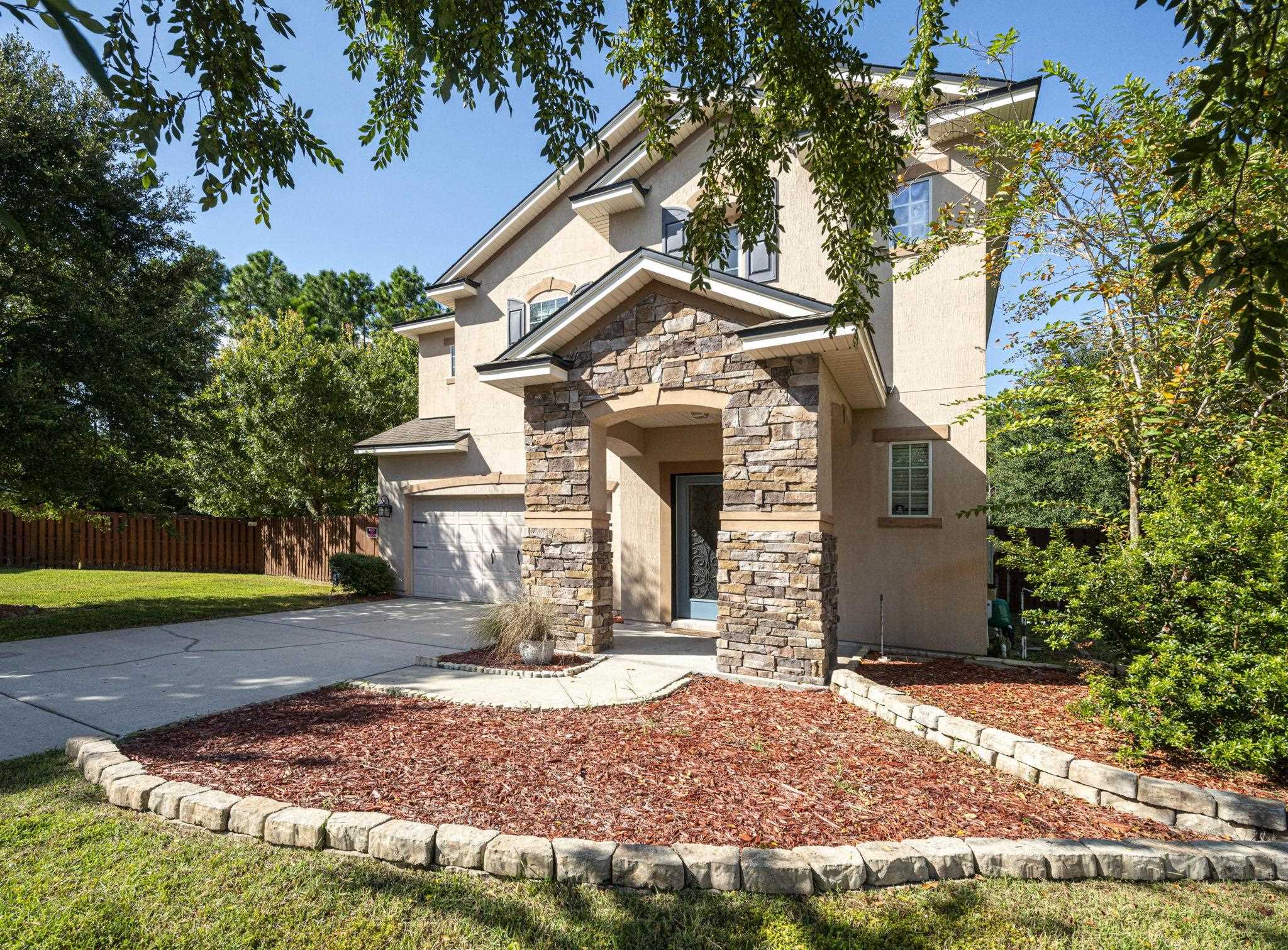 Image 3 of 40 For 104 Claremont Ct