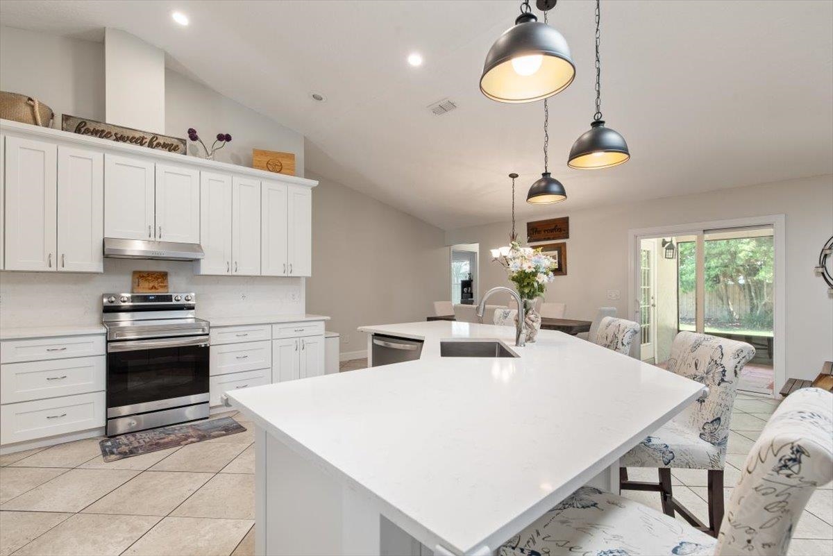 Image 12 of 50 For 2066 Forest Gate Dr E