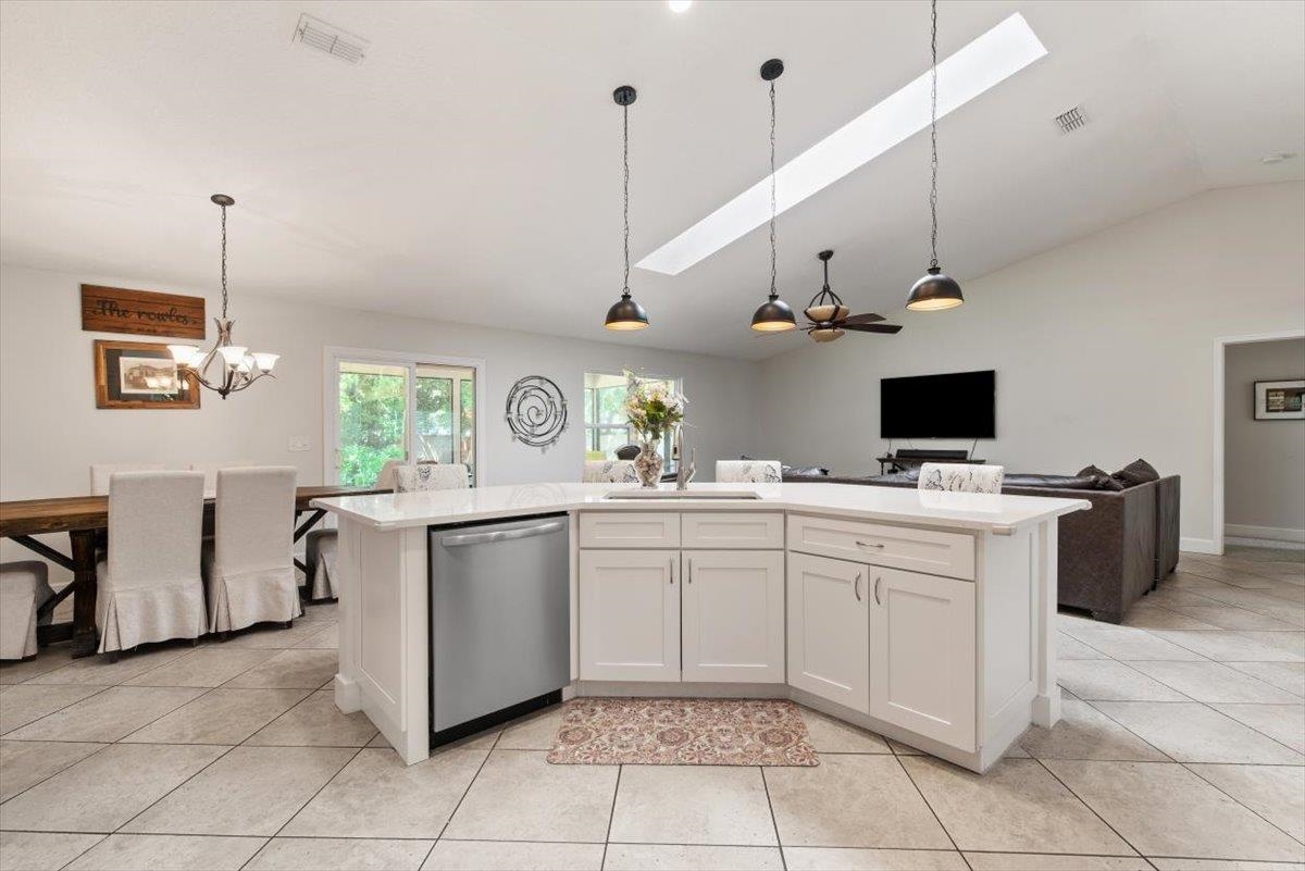 Image 13 of 50 For 2066 Forest Gate Dr E