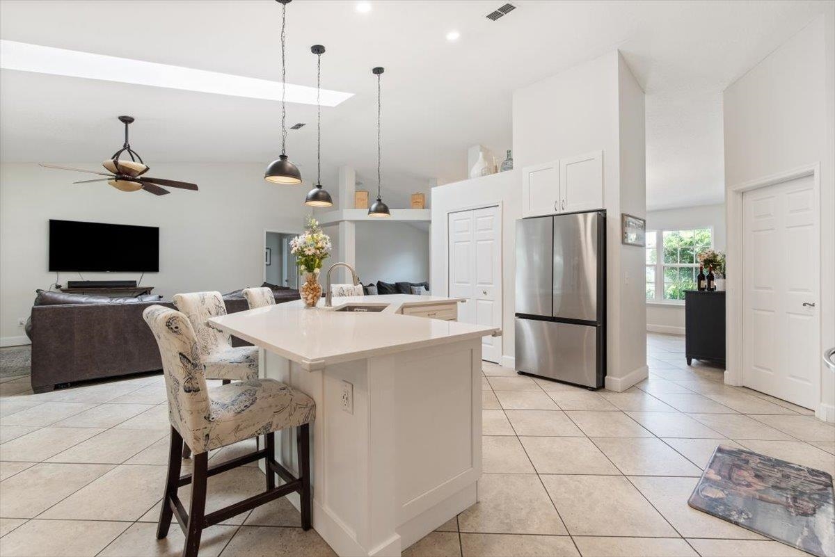 Image 14 of 50 For 2066 Forest Gate Dr E