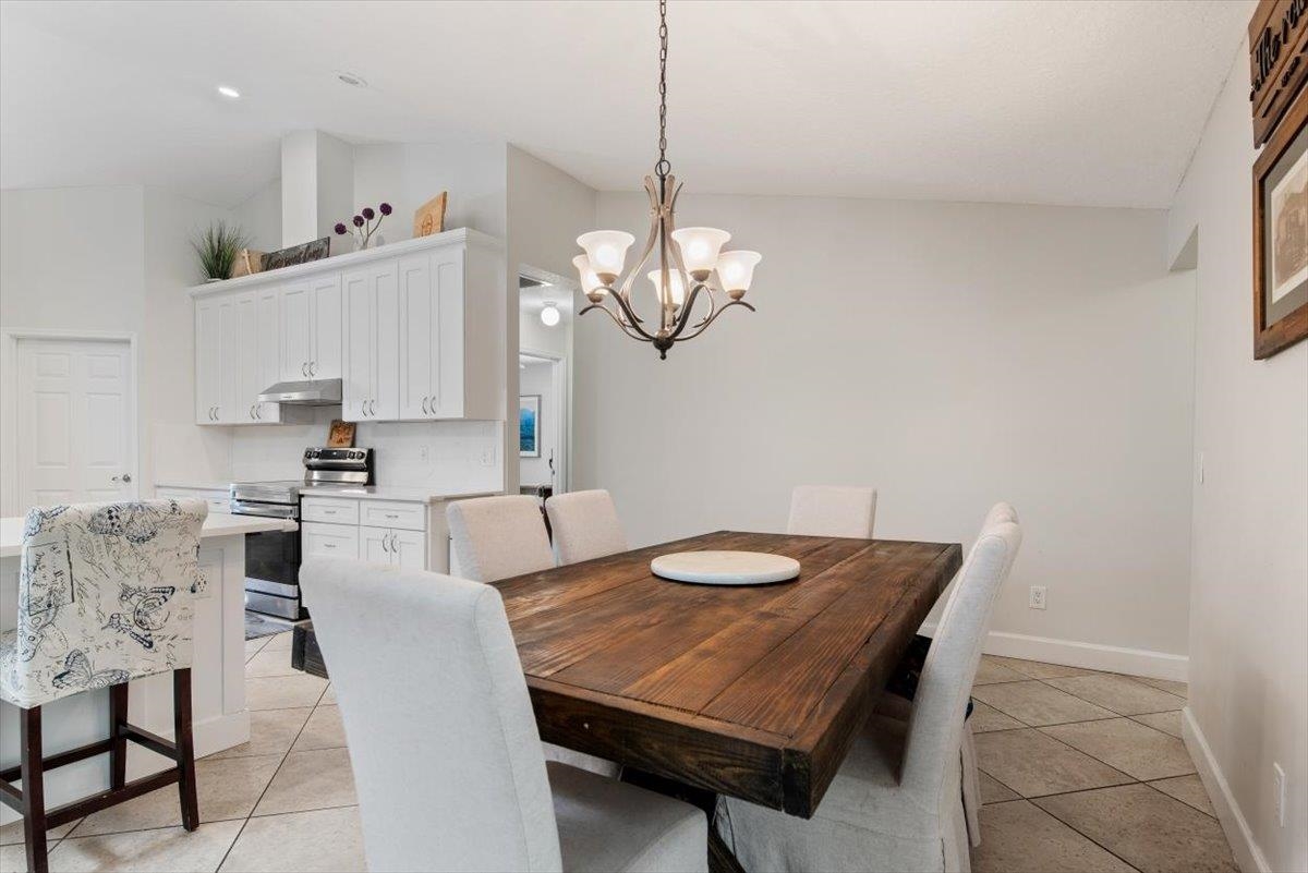 Image 17 of 50 For 2066 Forest Gate Dr E