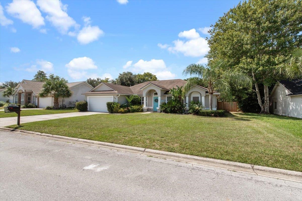 Image 2 of 50 For 2066 Forest Gate Dr E