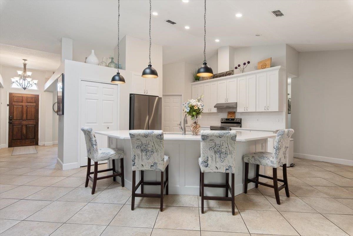Image 20 of 50 For 2066 Forest Gate Dr E