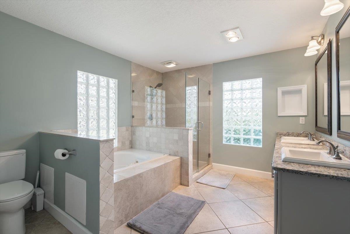 Image 24 of 50 For 2066 Forest Gate Dr E
