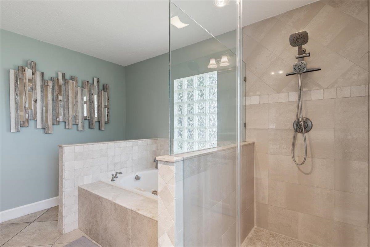 Image 26 of 50 For 2066 Forest Gate Dr E