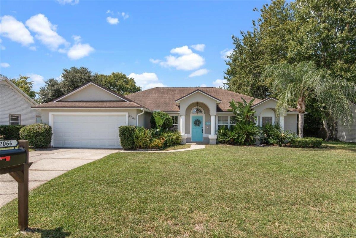 Image 3 of 50 For 2066 Forest Gate Dr E