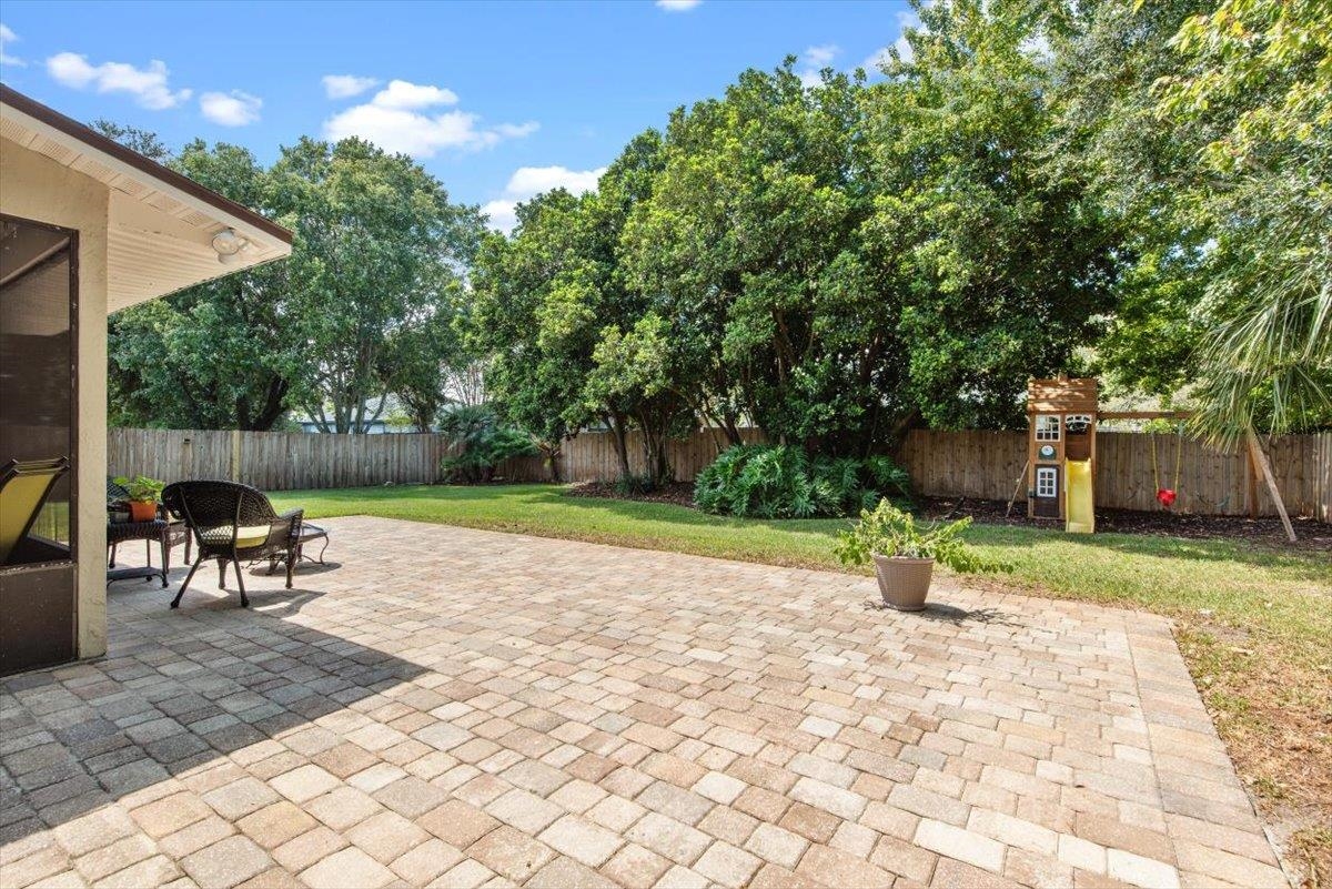 Image 37 of 50 For 2066 Forest Gate Dr E