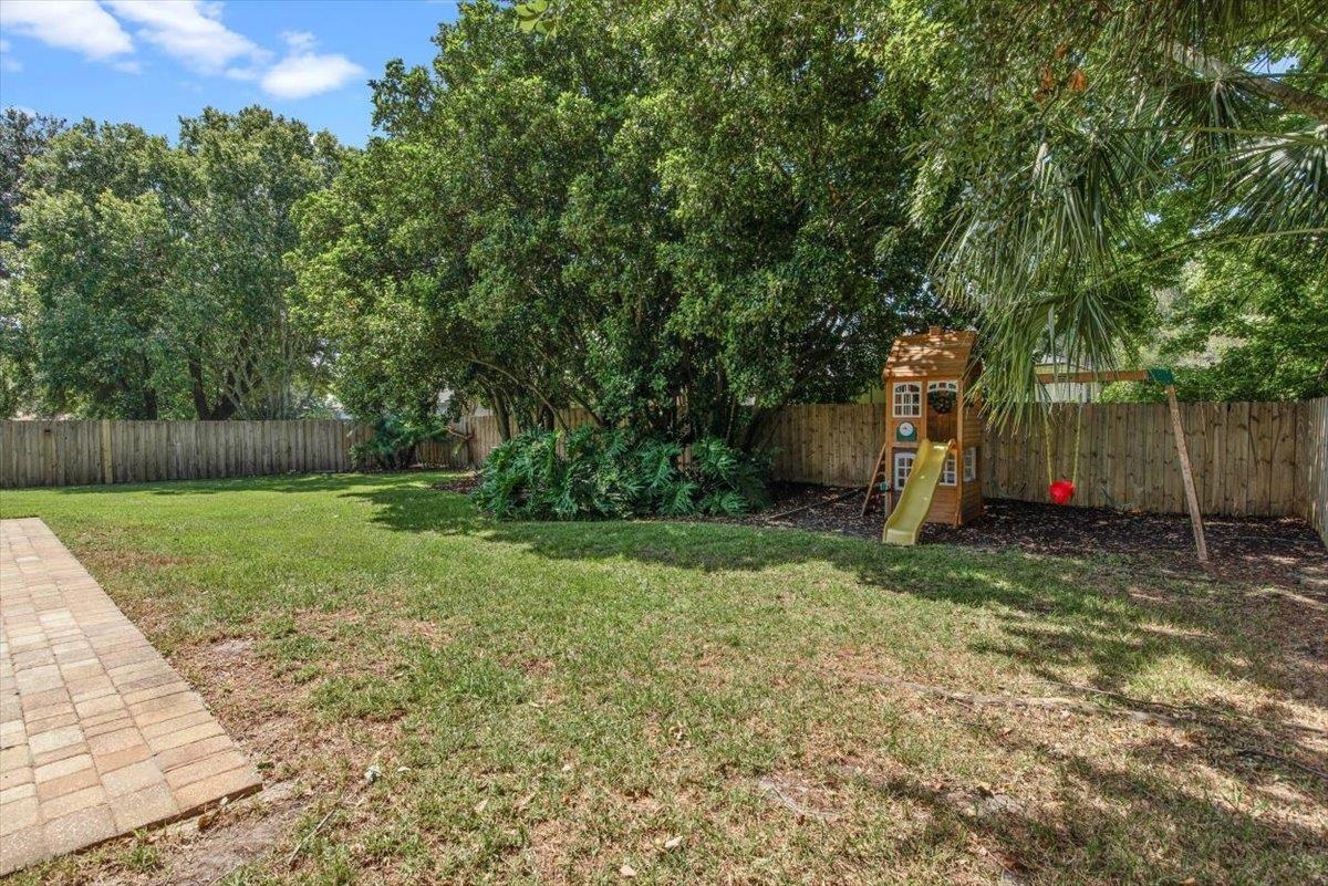 Image 38 of 50 For 2066 Forest Gate Dr E