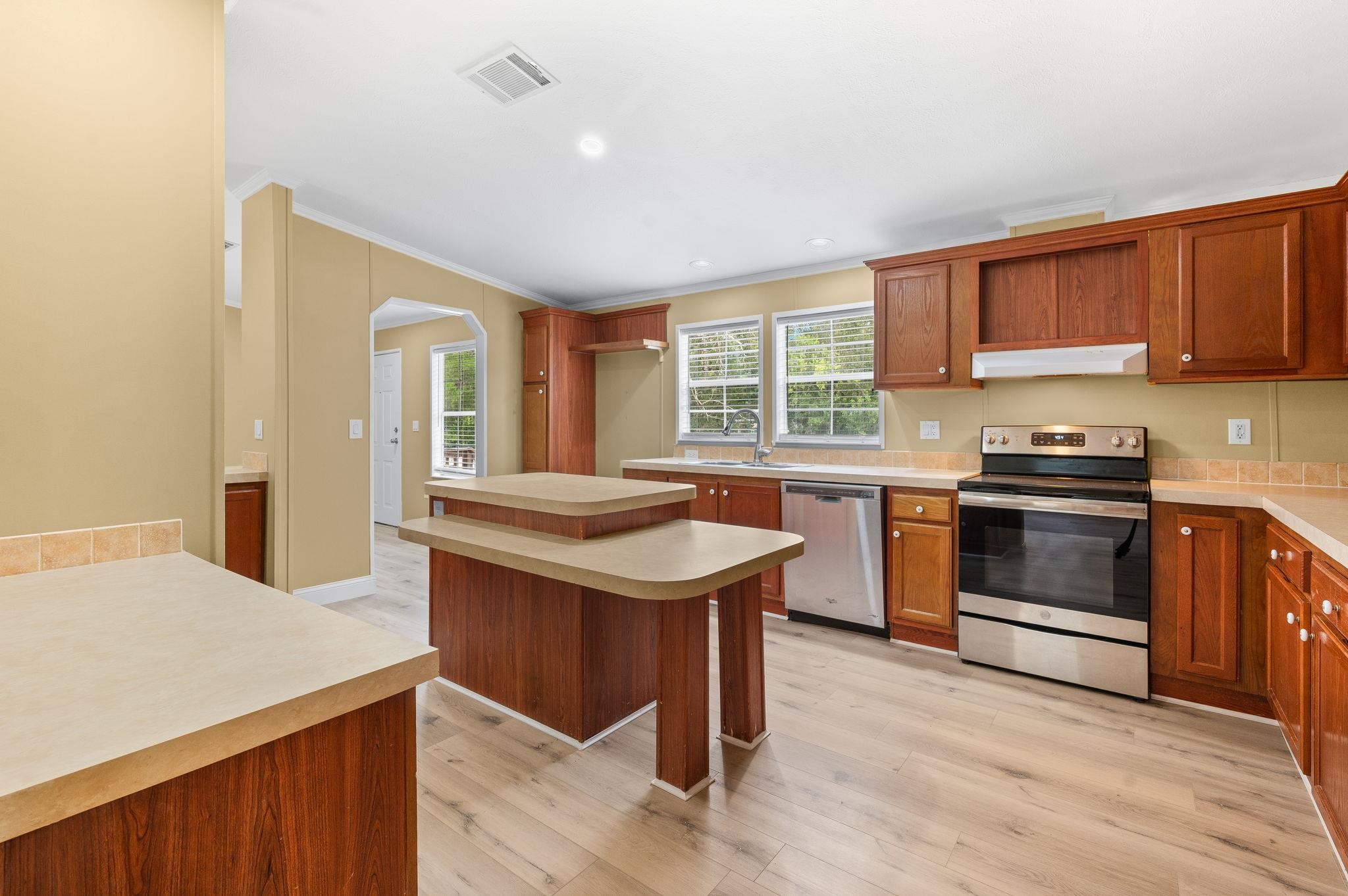 Image 16 of 48 For 2451 Deer Run Rd