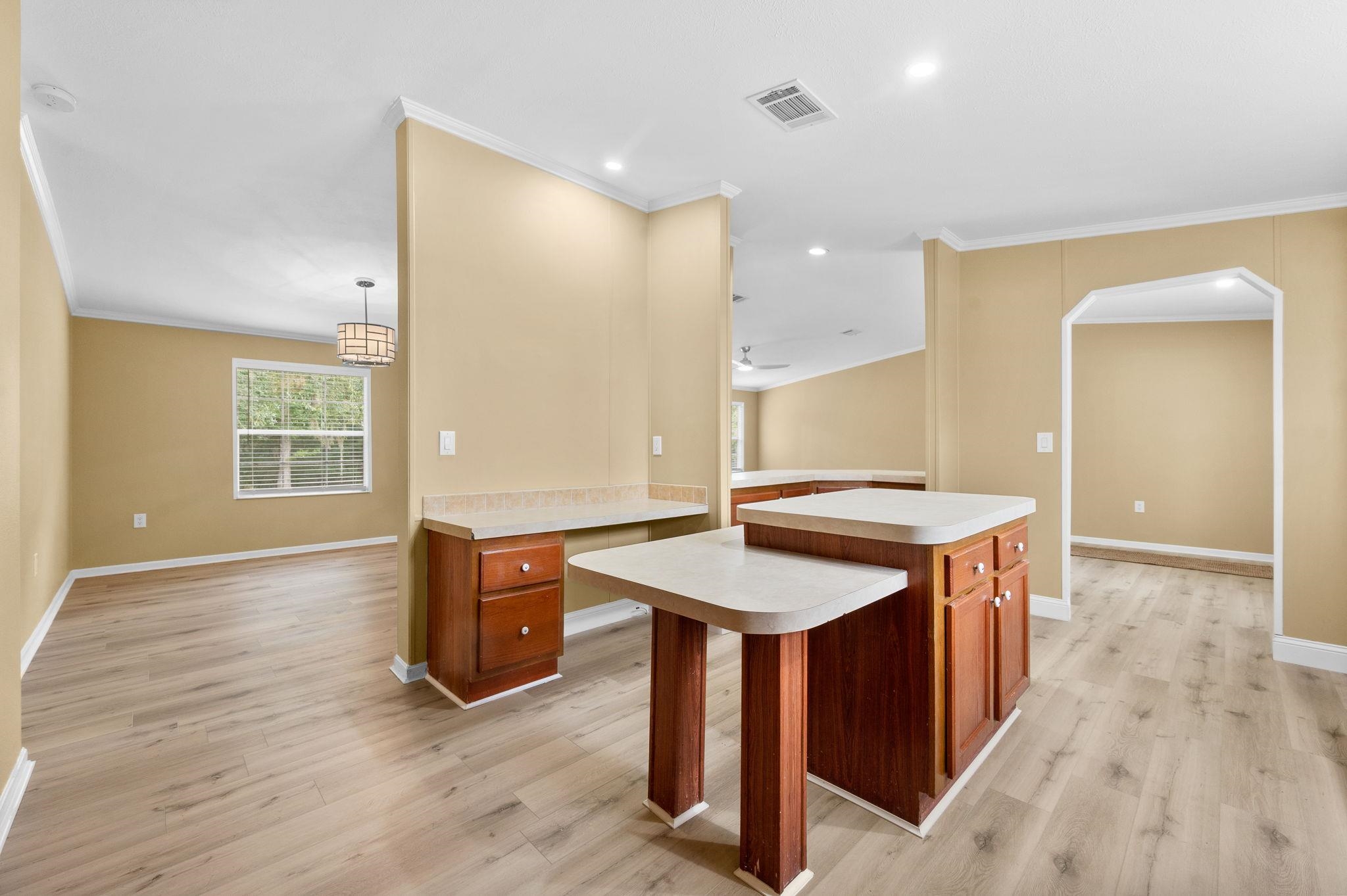 Image 19 of 48 For 2451 Deer Run Rd