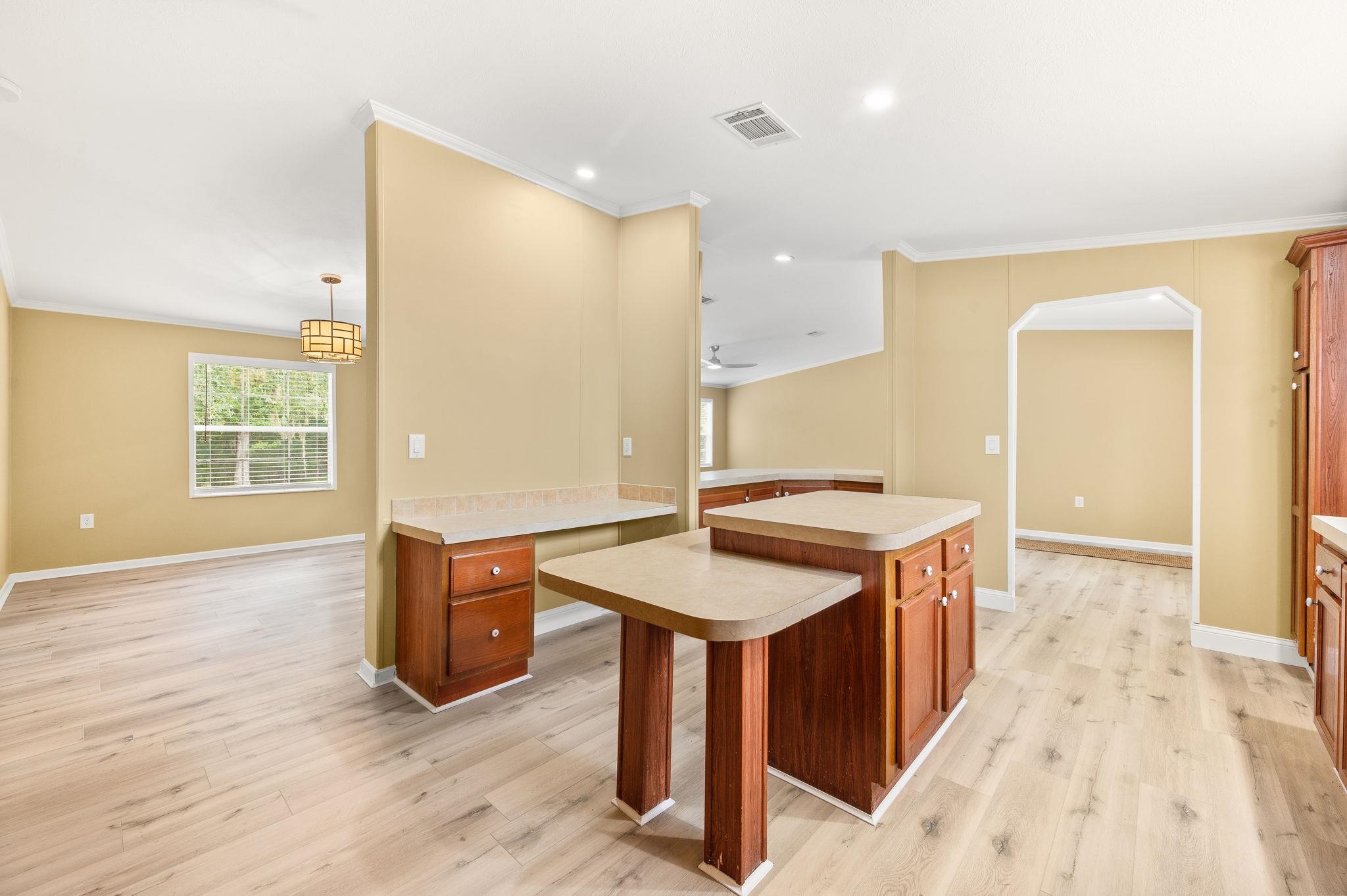 Image 22 of 48 For 2451 Deer Run Rd