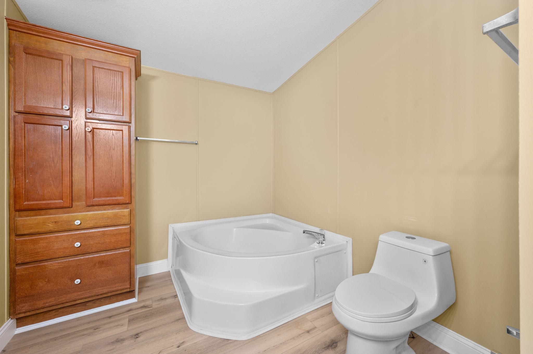 Image 30 of 48 For 2451 Deer Run Rd