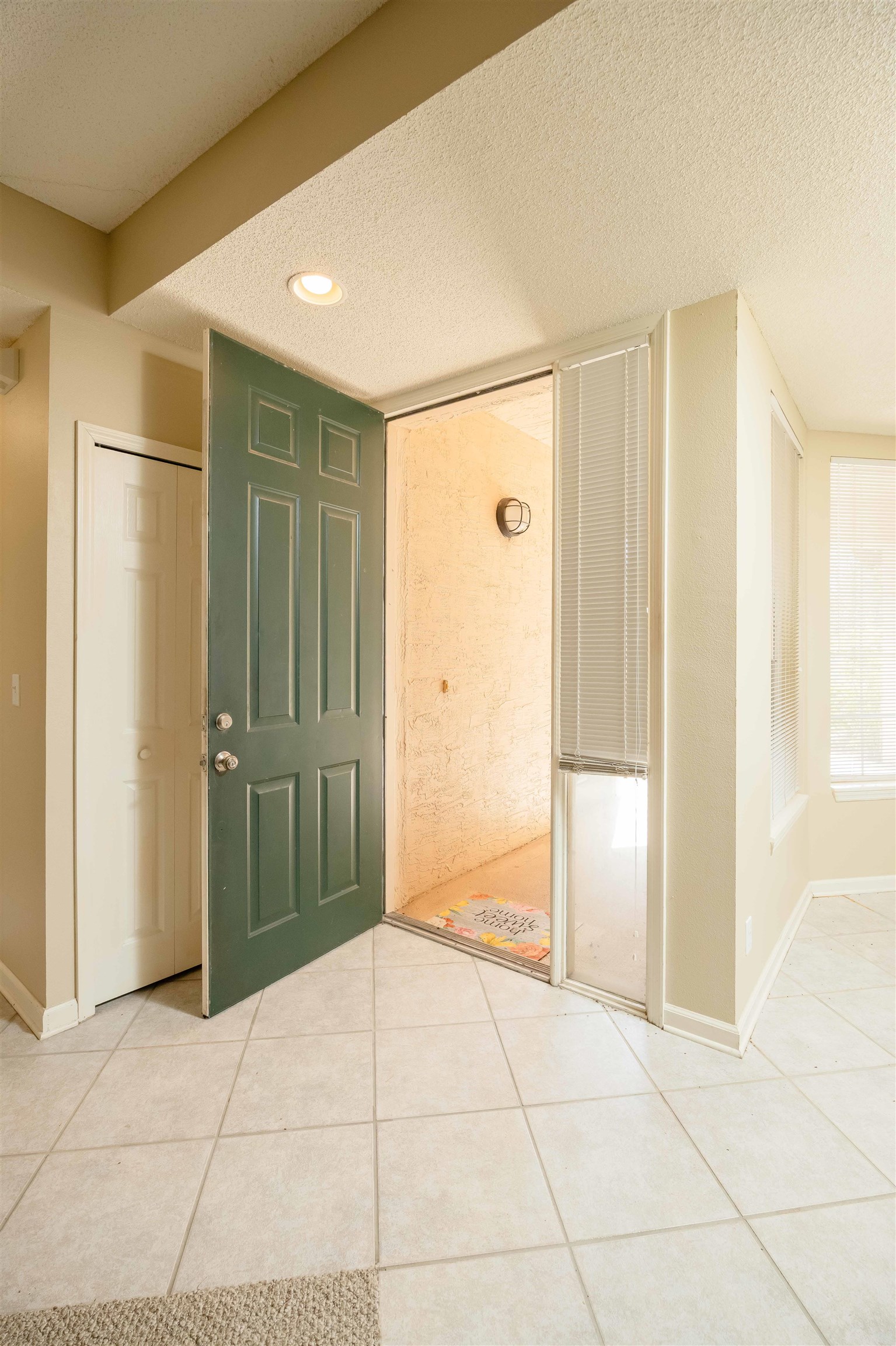 Image 16 of 90 For 202 Augusta Cir