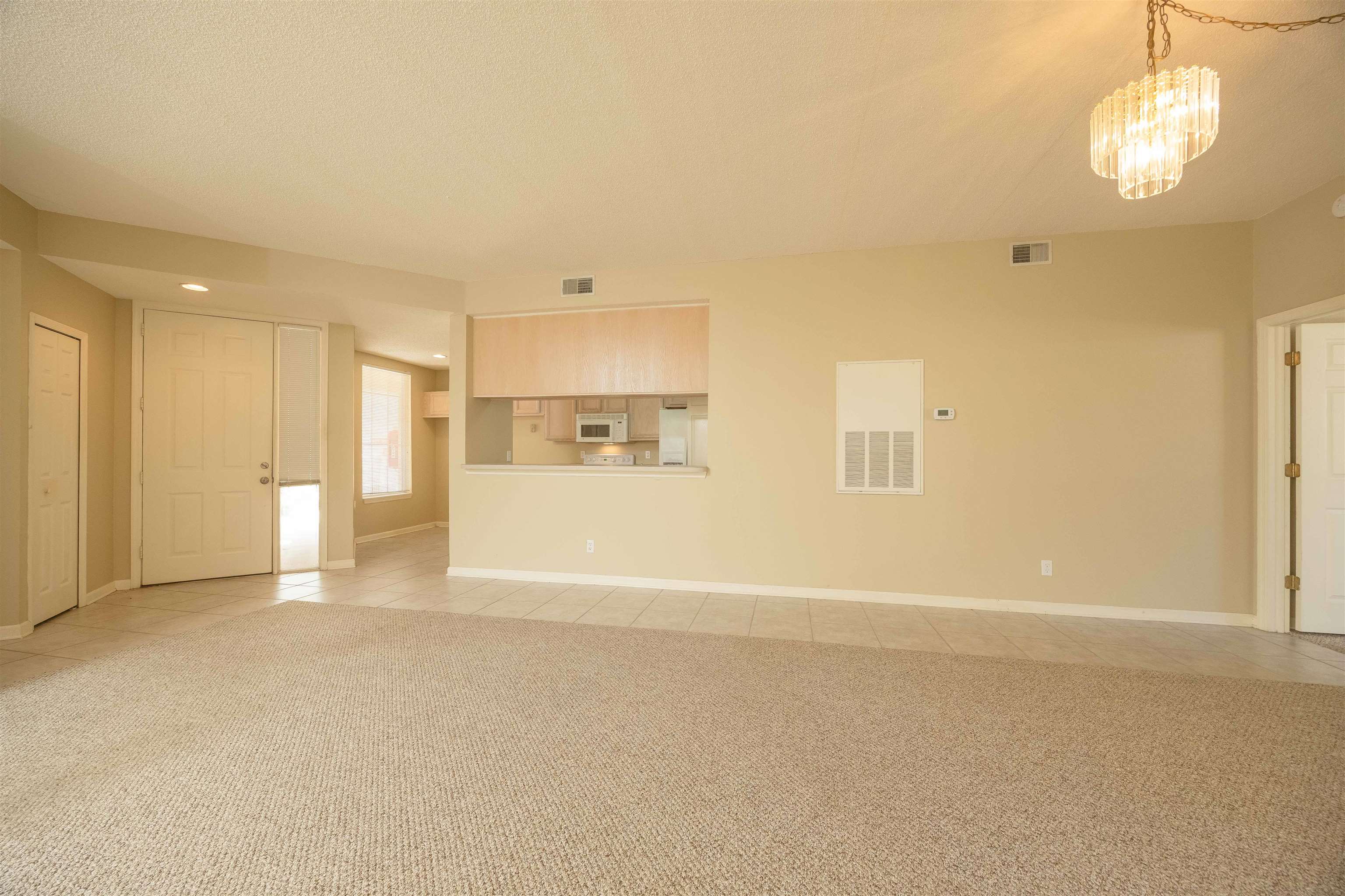 Image 21 of 90 For 202 Augusta Cir