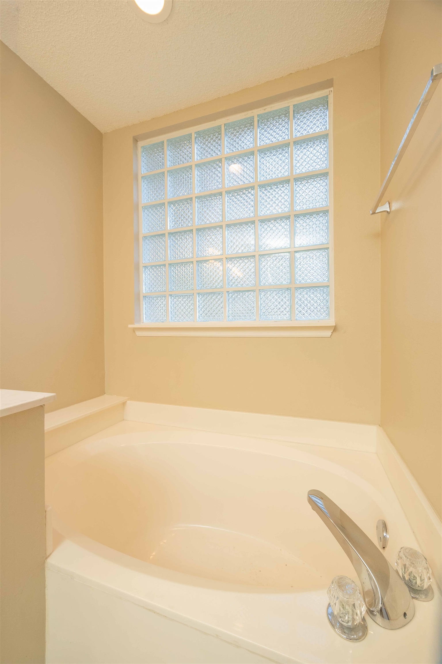 Image 31 of 90 For 202 Augusta Cir
