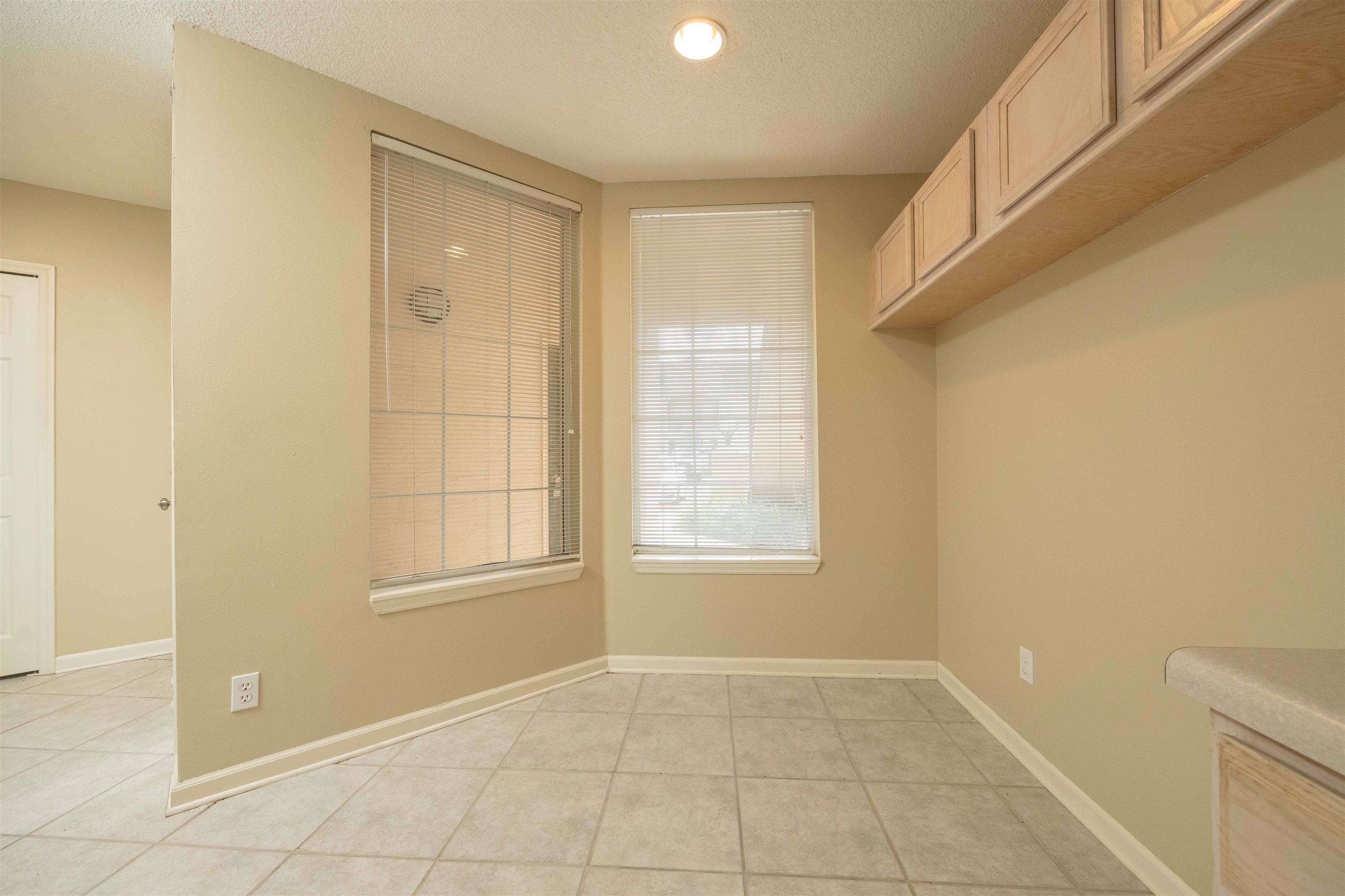 Image 34 of 90 For 202 Augusta Cir