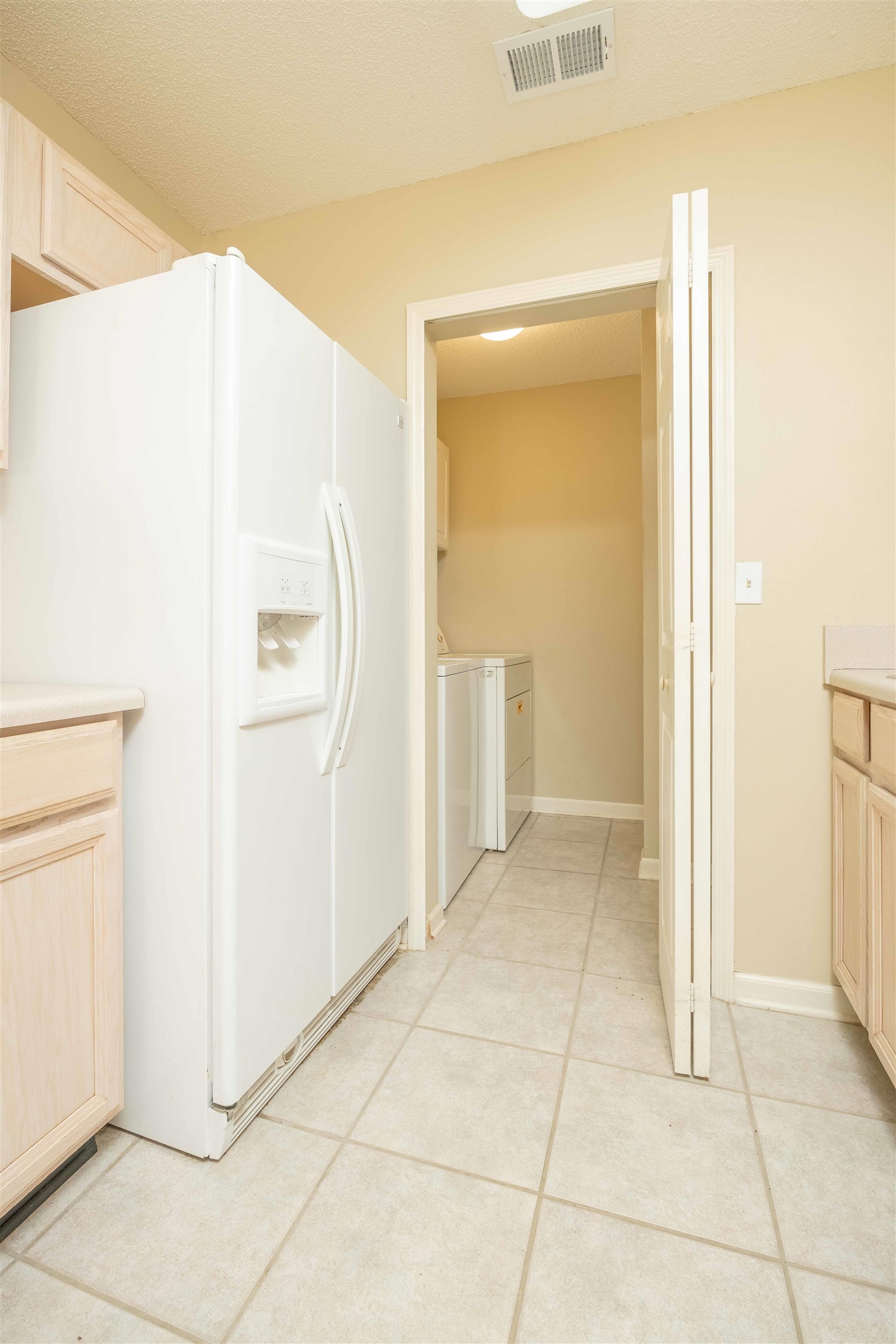 Image 37 of 90 For 202 Augusta Cir