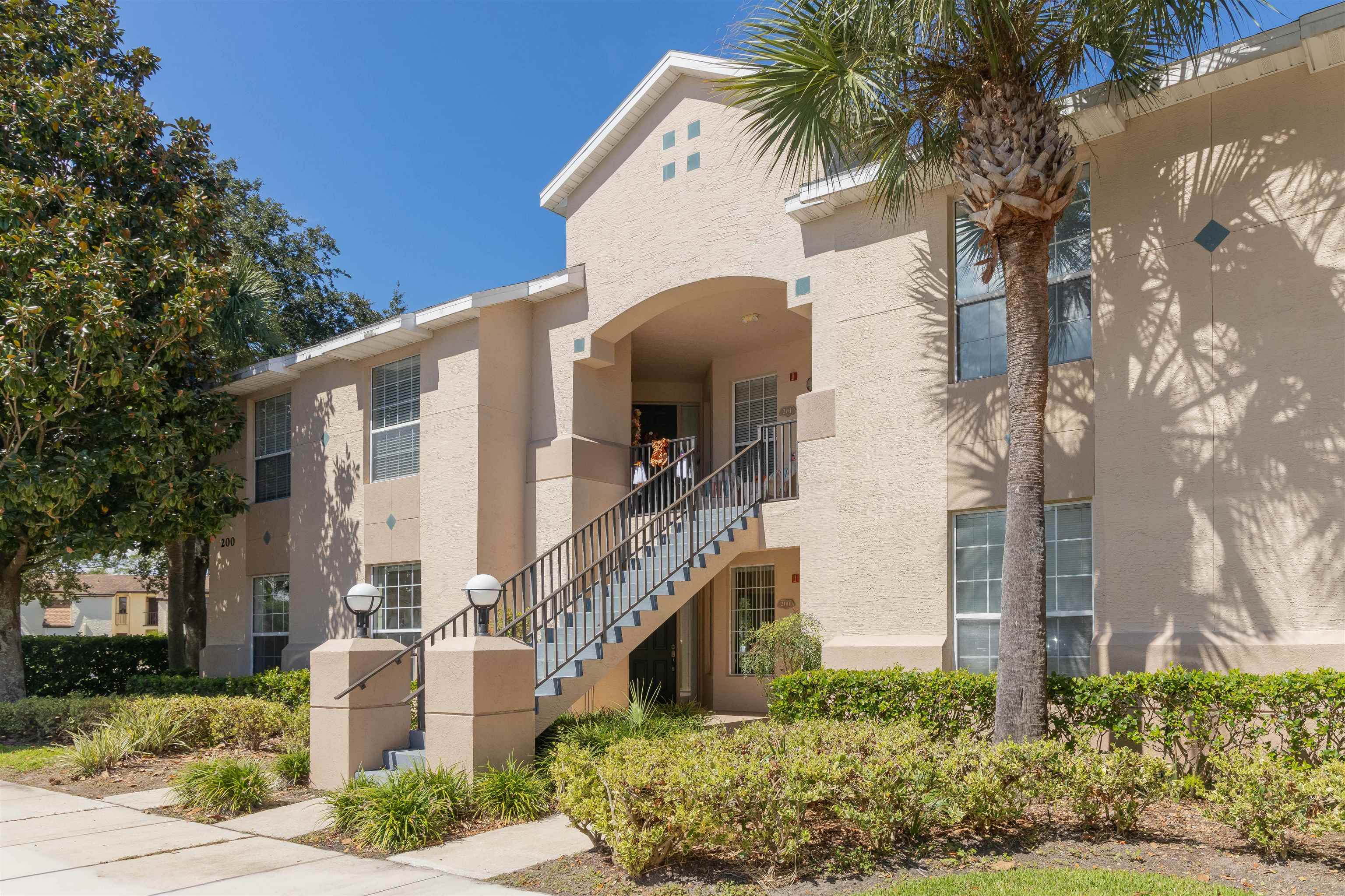 Image 44 of 90 For 202 Augusta Cir