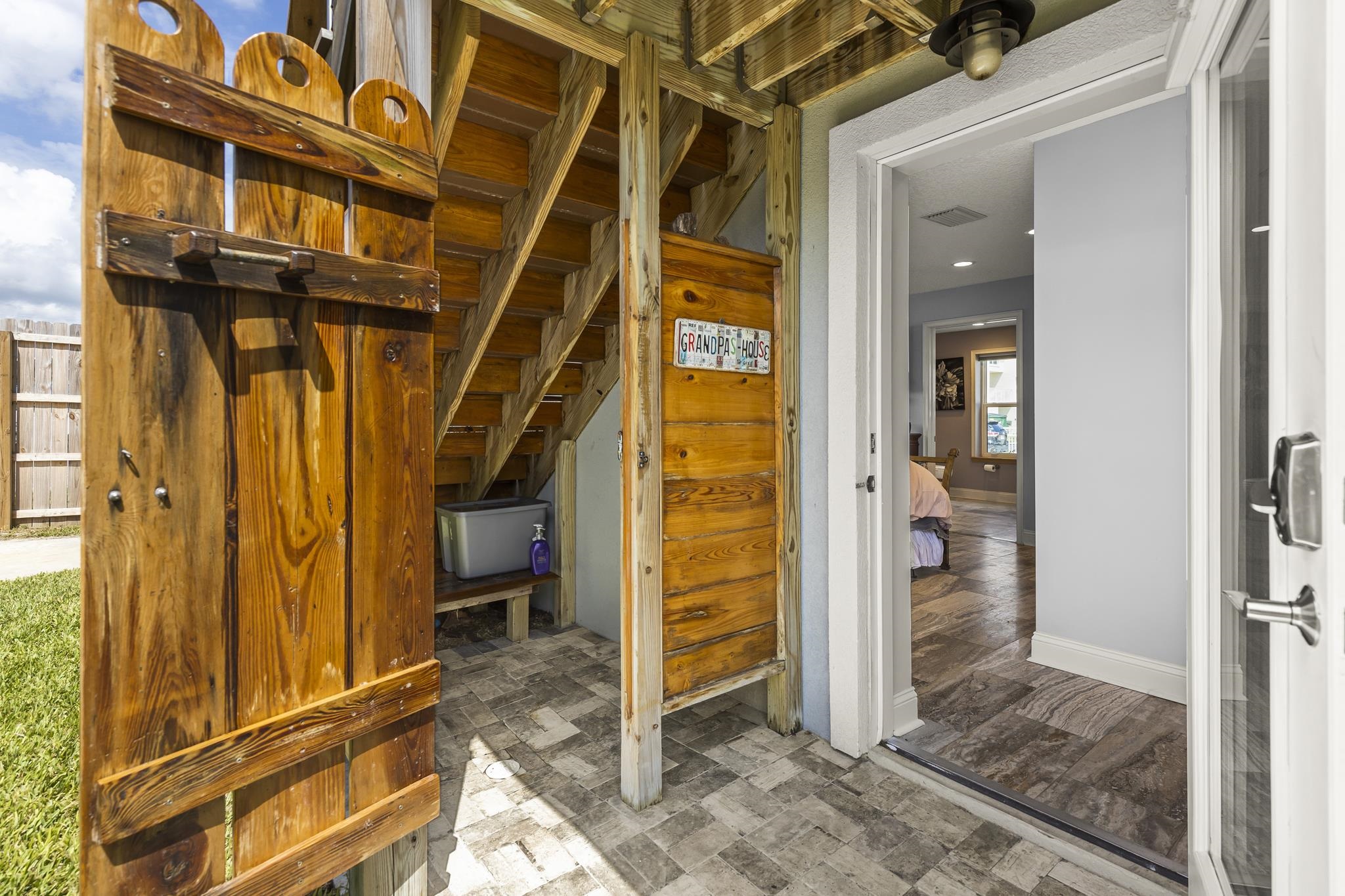 Image 10 of 59 For 7 16th Street