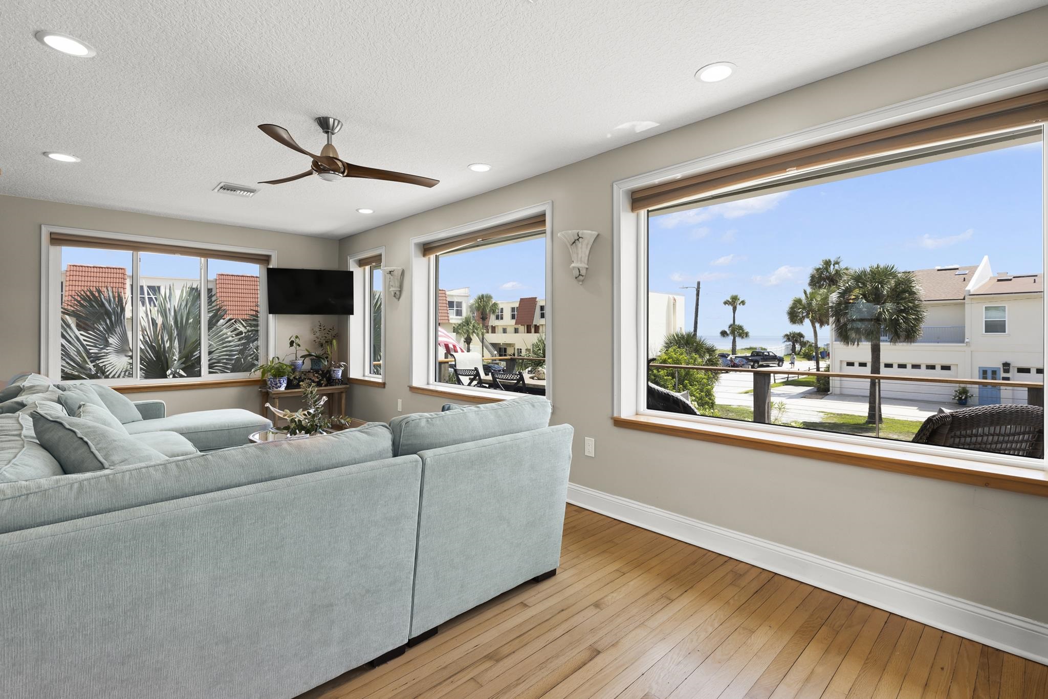 Image 25 of 59 For 7 16th Street