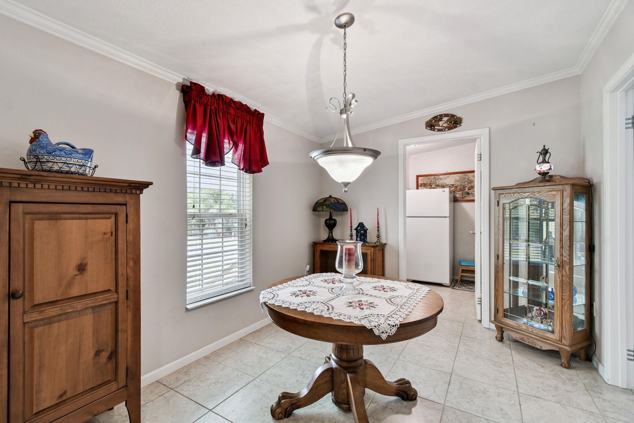 Image 18 of 90 For 135 Lake Como Dr