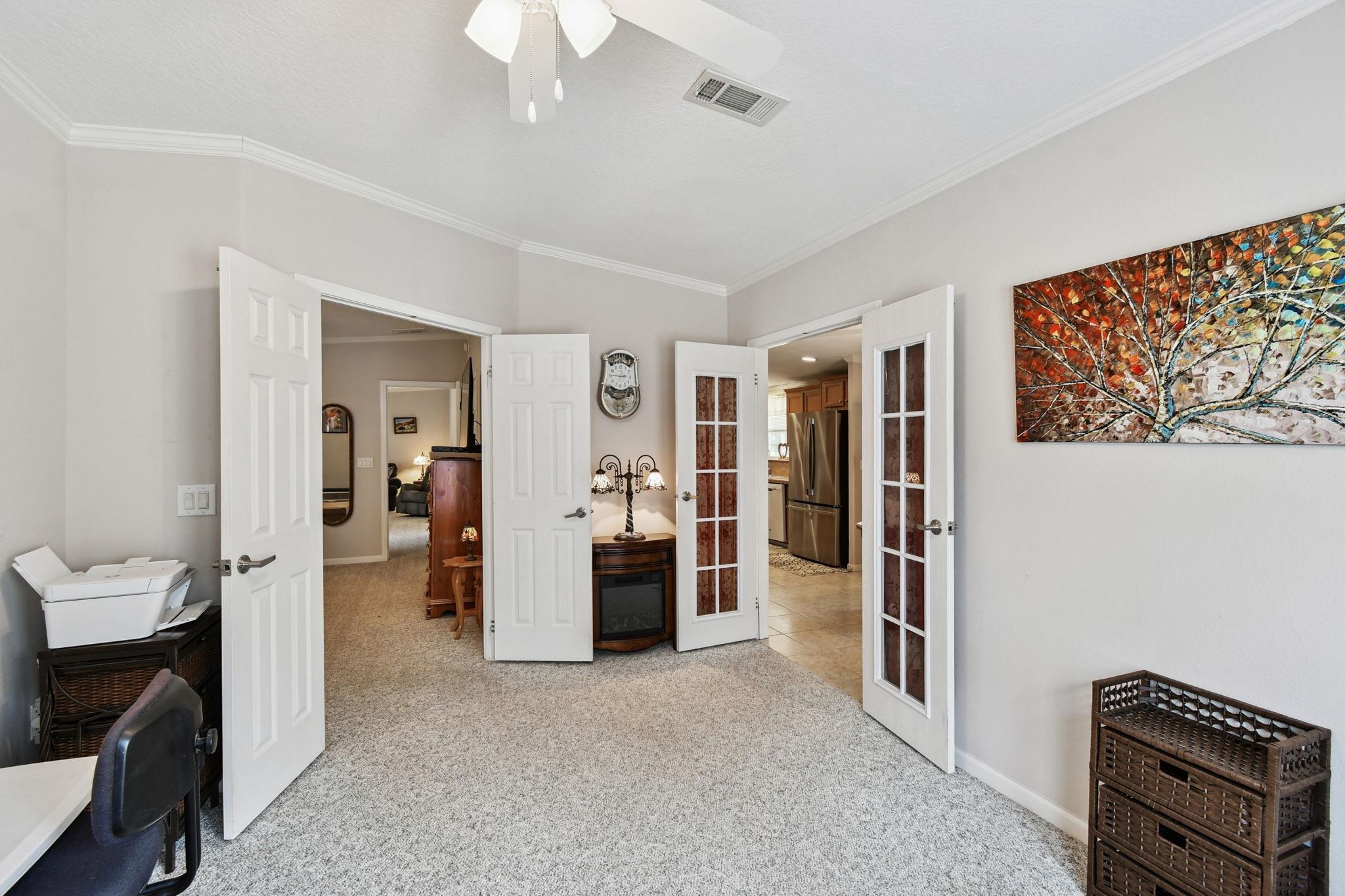 Image 19 of 90 For 135 Lake Como Dr