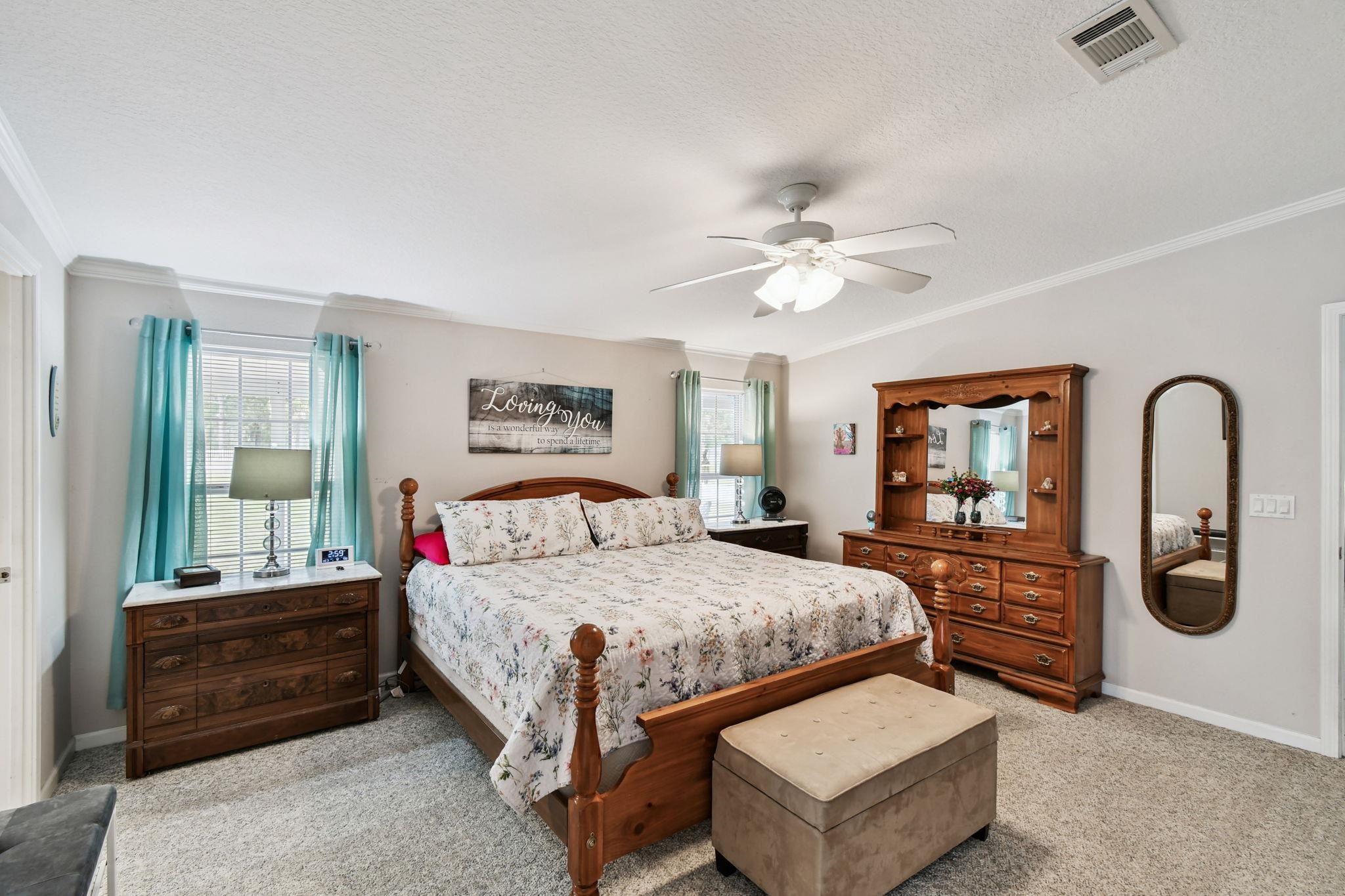 Image 24 of 90 For 135 Lake Como Dr