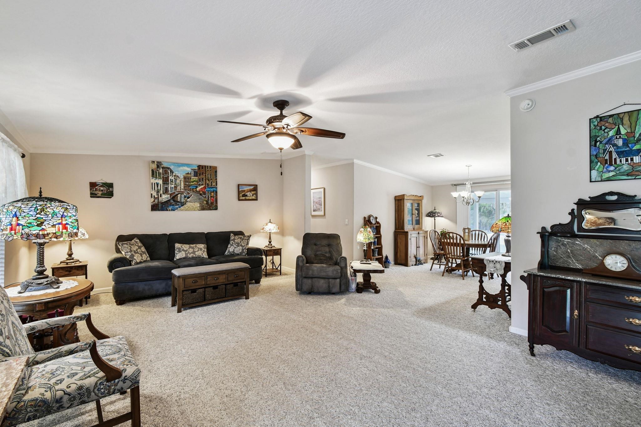 Image 36 of 90 For 135 Lake Como Dr