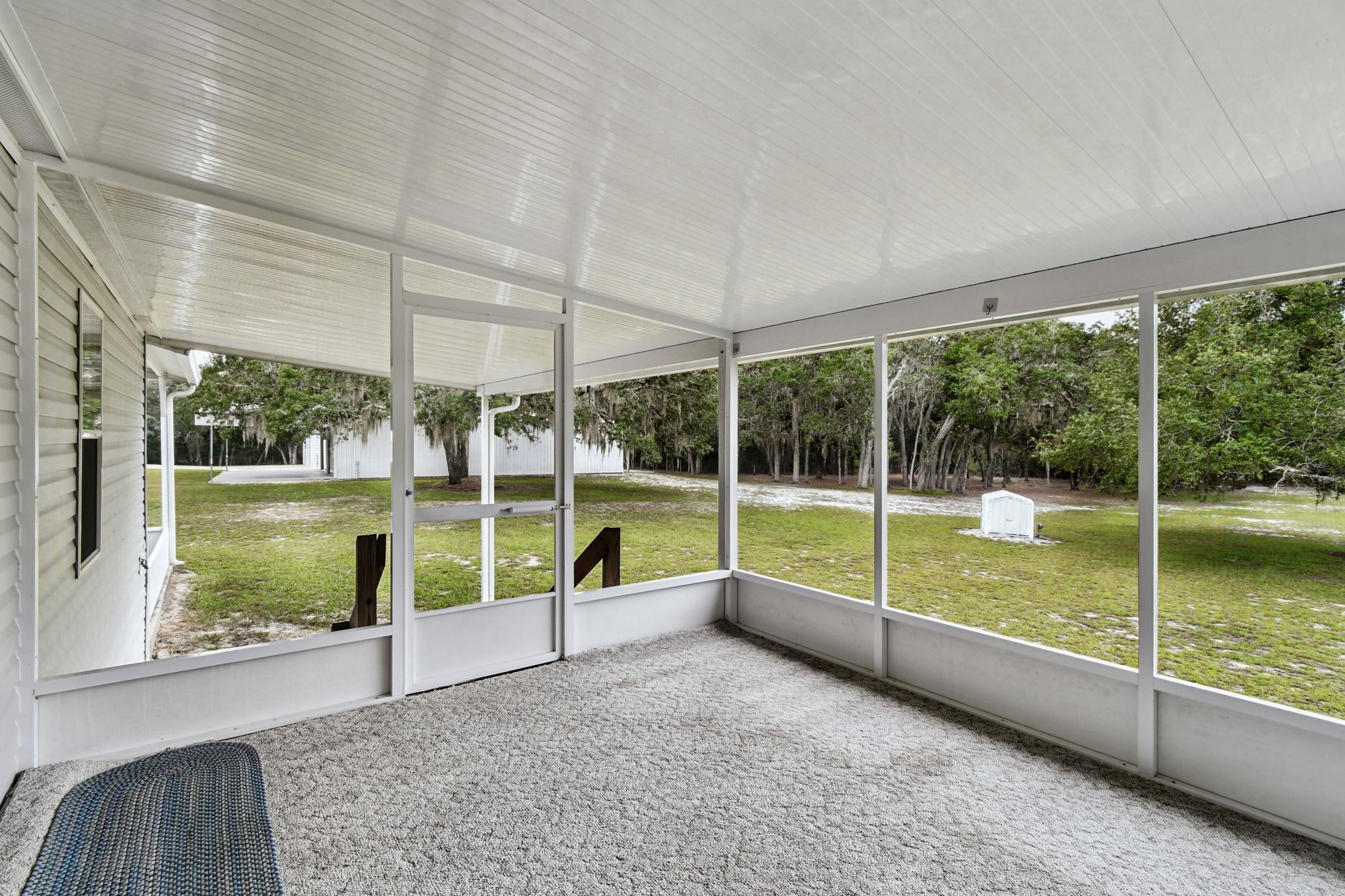 Image 37 of 90 For 135 Lake Como Dr