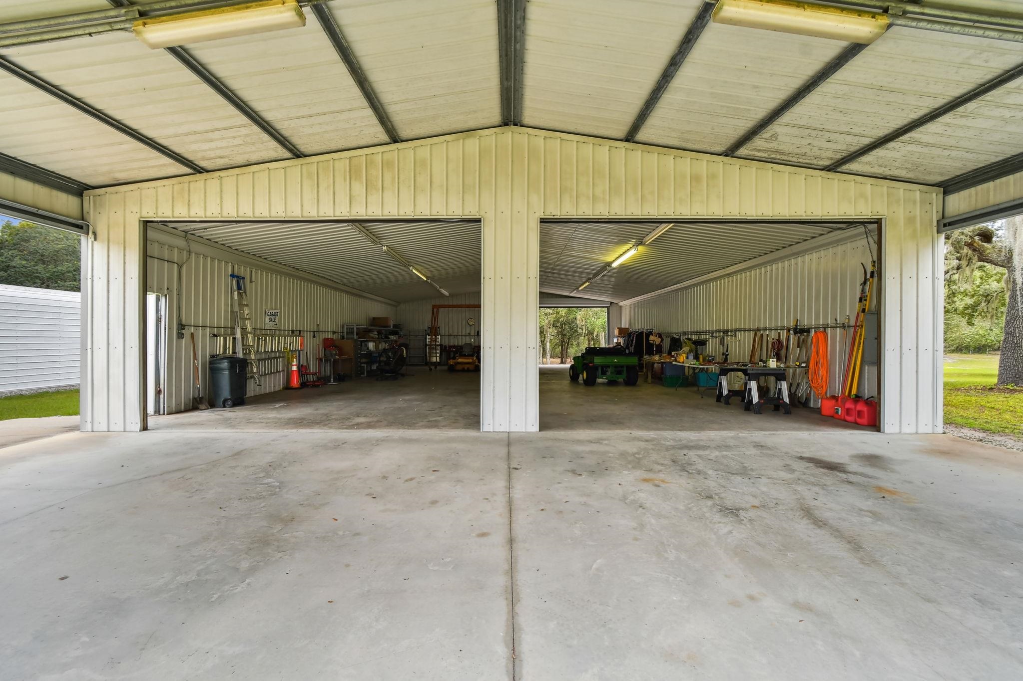 Image 39 of 90 For 135 Lake Como Dr