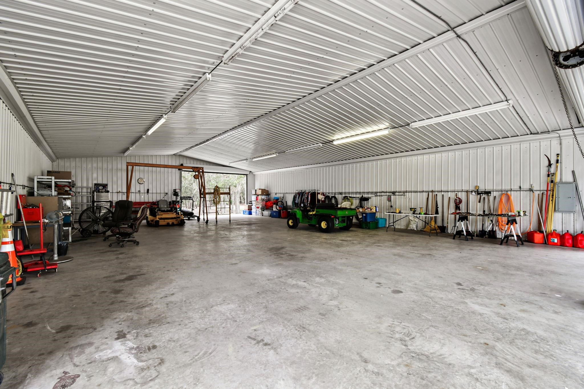 Image 40 of 90 For 135 Lake Como Dr