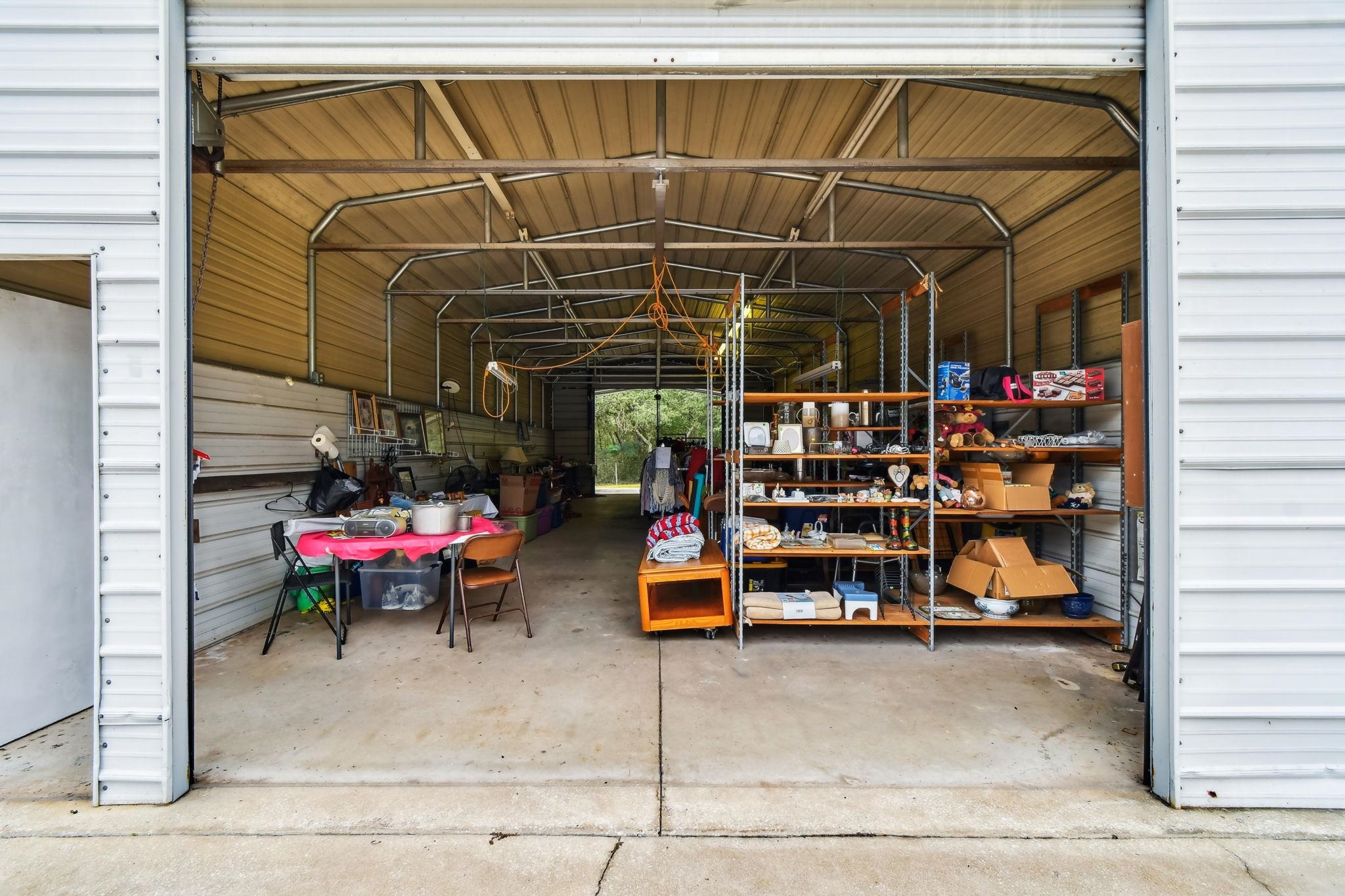 Image 41 of 90 For 135 Lake Como Dr