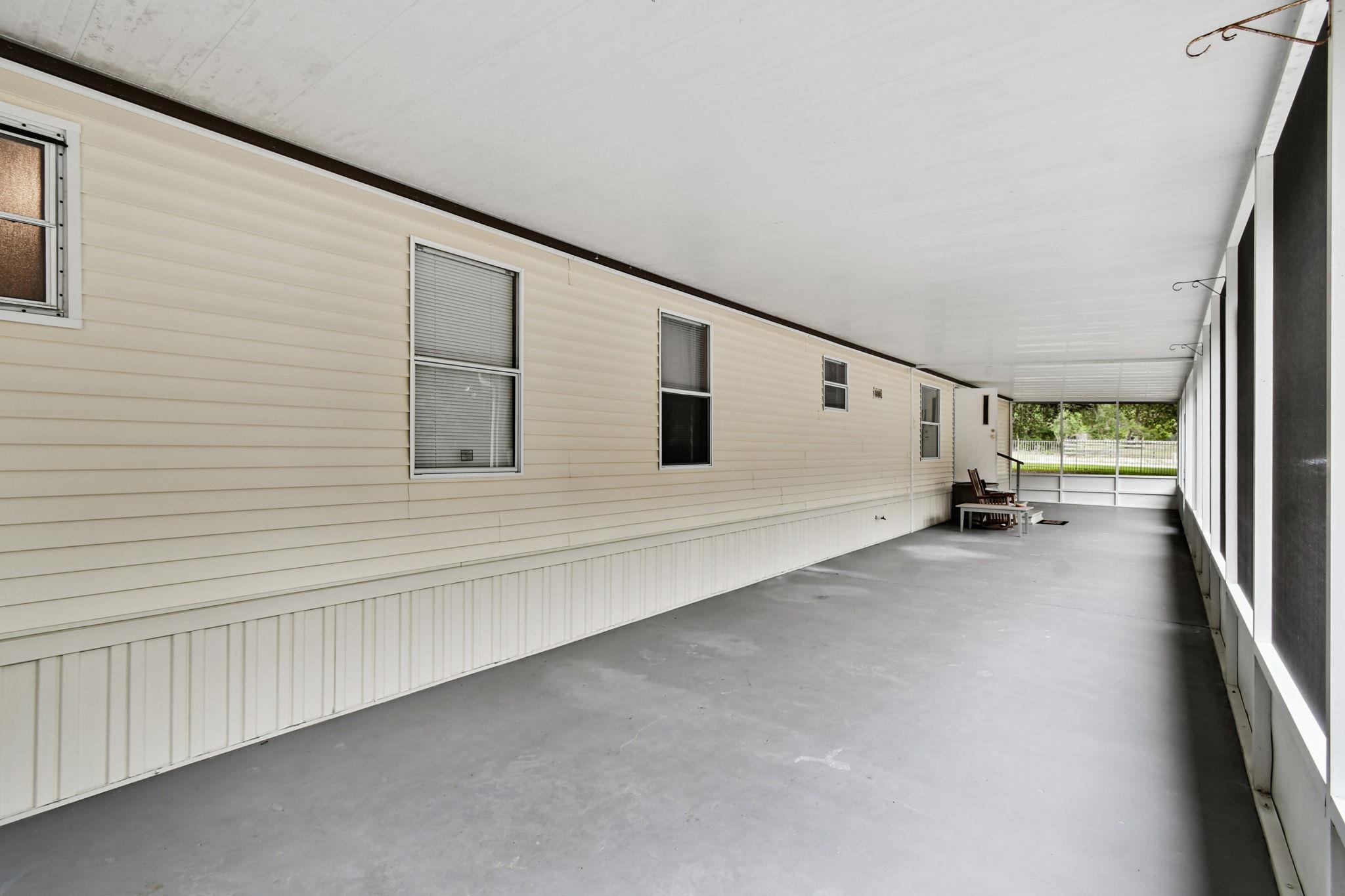 Image 47 of 90 For 135 Lake Como Dr