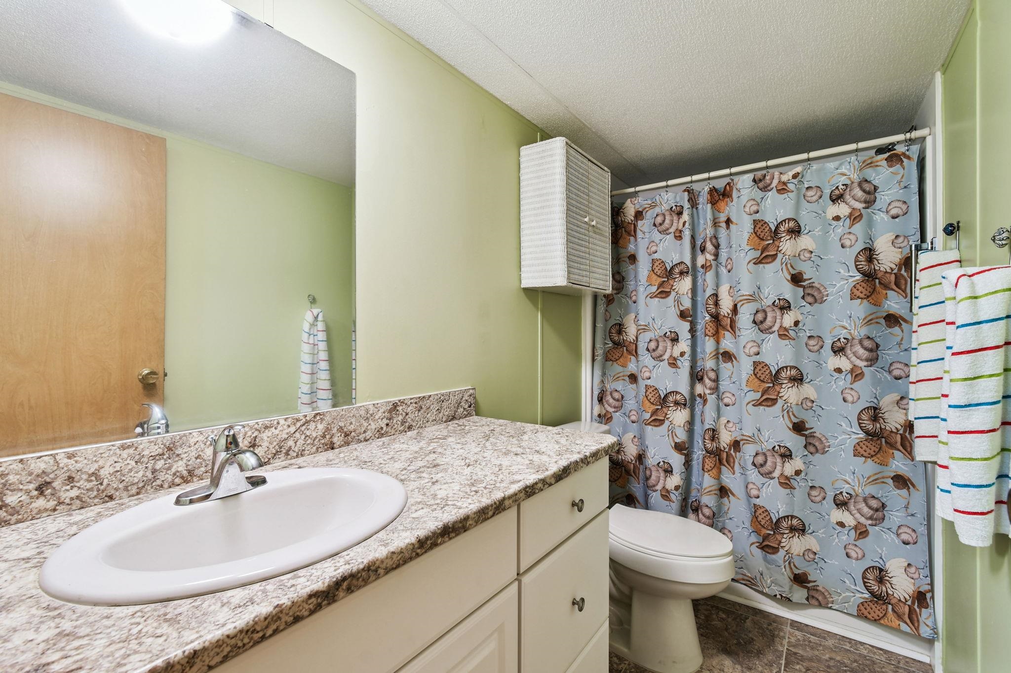 Image 49 of 90 For 135 Lake Como Dr